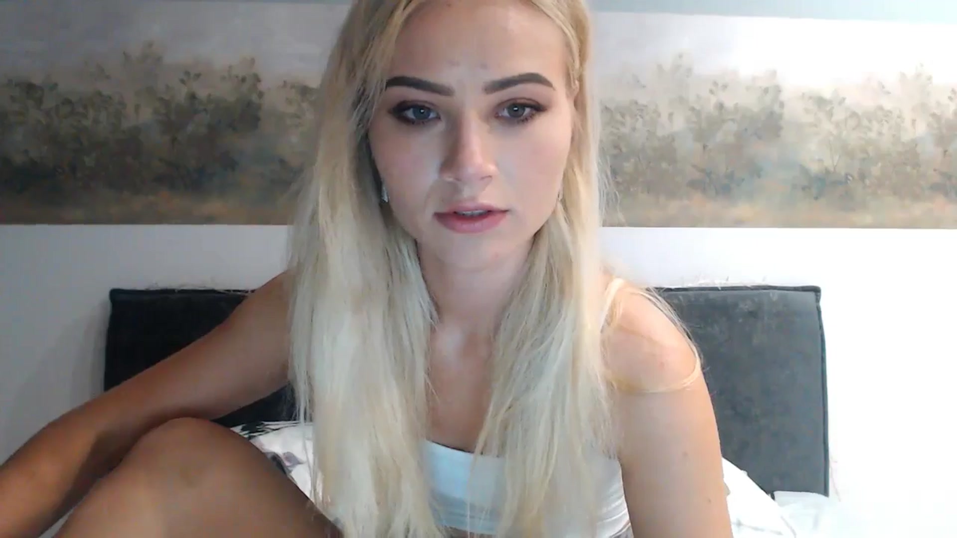 Gallery image thumbnail from fiancee's myfreecams stream on, 06/14/2024, 24:06 image 13 of 20