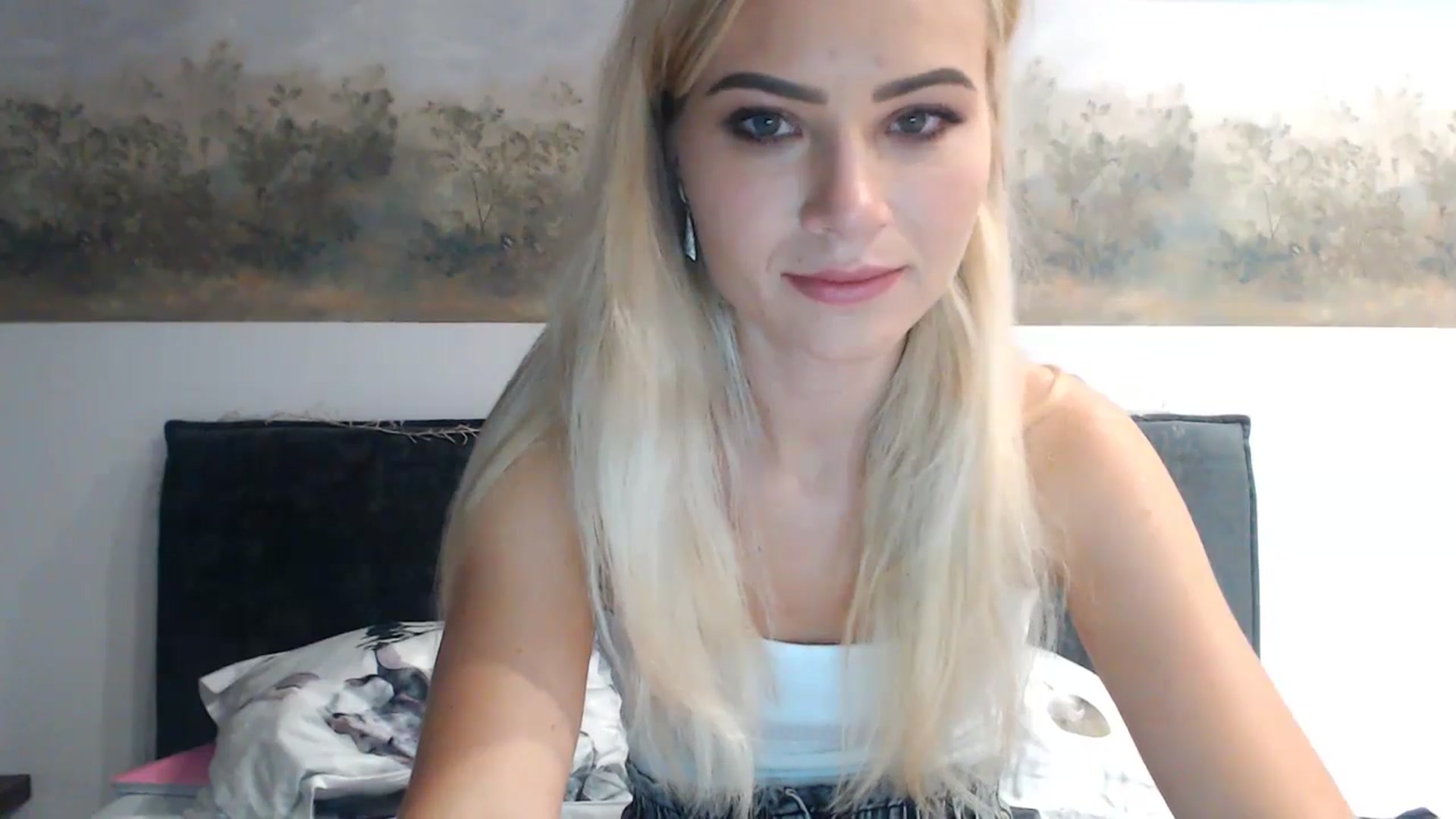 Gallery image thumbnail from fiancee's myfreecams stream on, 06/14/2024, 24:06 image 9 of 20