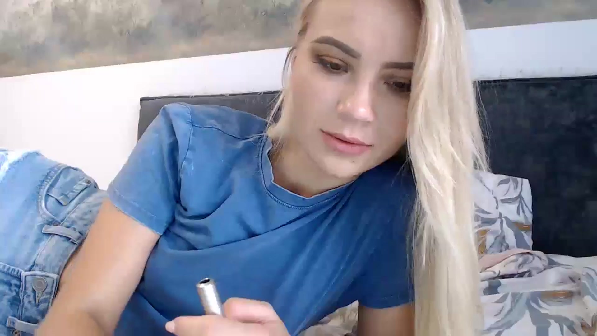 Gallery image thumbnail from fiancee's myfreecams stream on, 06/17/2024, 03:29 image 18 of 20