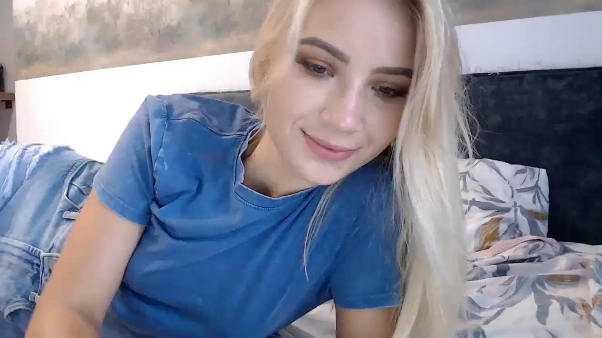 Gallery image thumbnail from fiancee's myfreecams stream on, 06/17/2024, 03:29 image 13 of 20