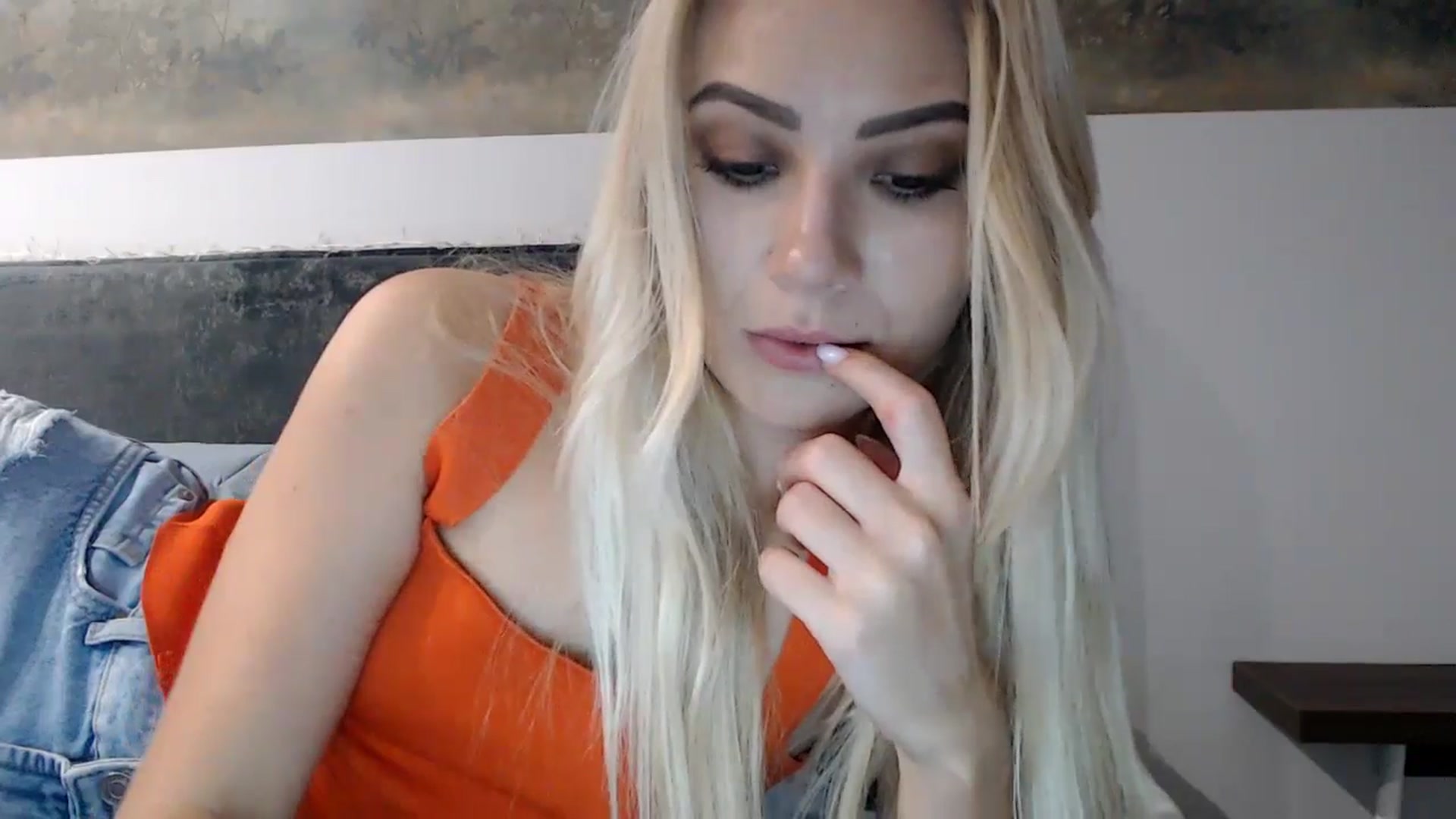 Gallery image thumbnail from fiancee's myfreecams stream on, 06/21/2024, 23:00 image 13 of 20