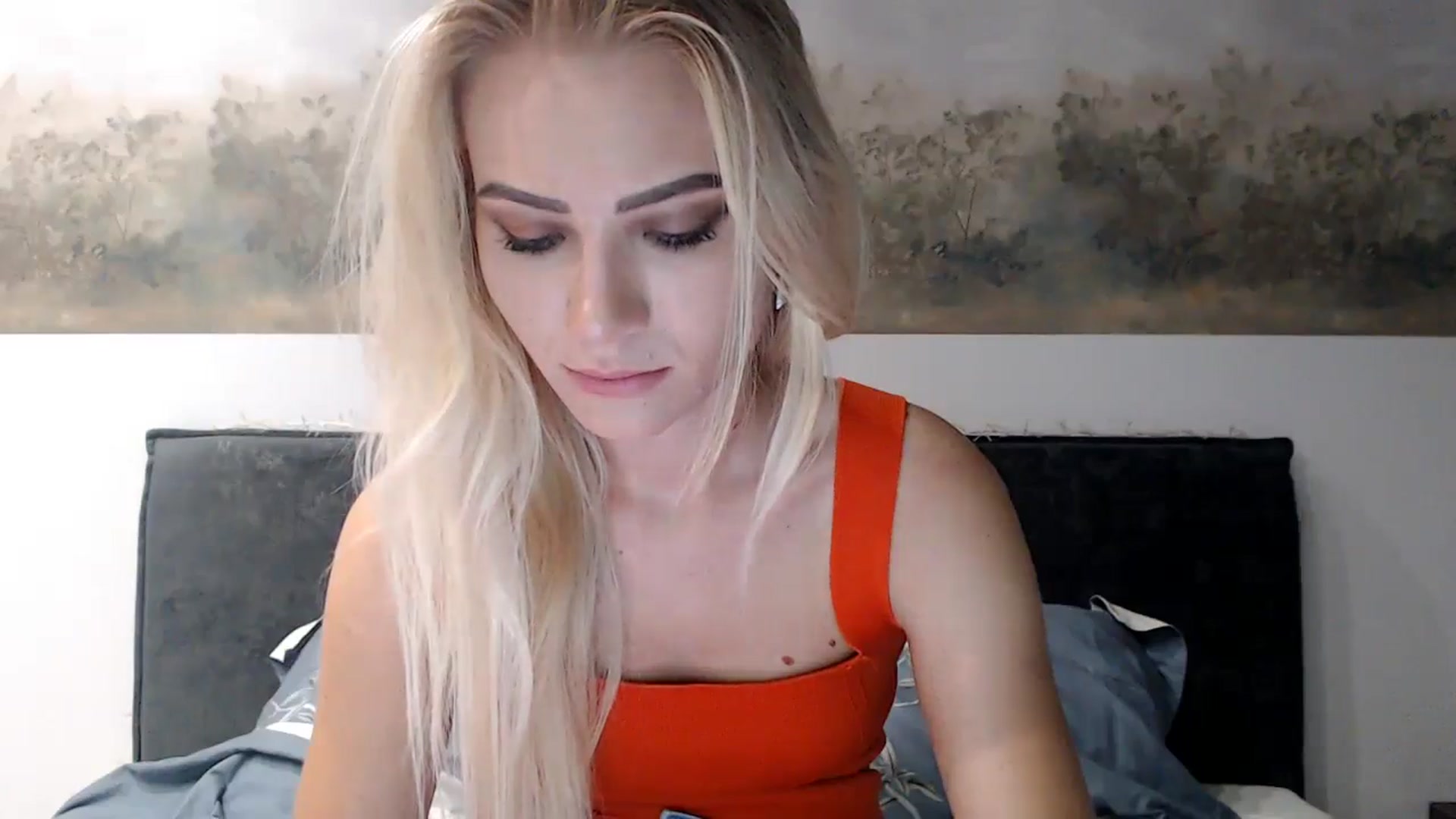 Gallery image thumbnail from fiancee's myfreecams stream on, 06/21/2024, 23:00 image 5 of 20