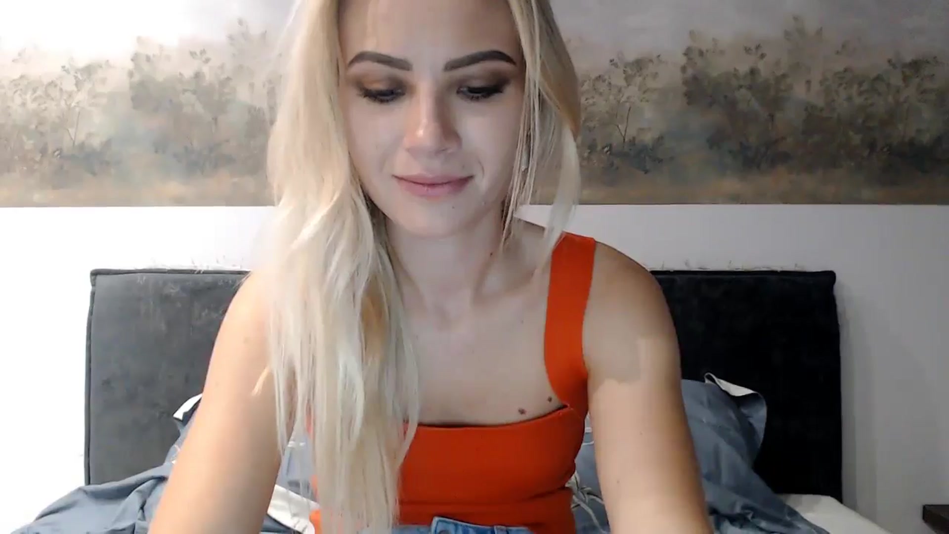 Gallery image thumbnail from fiancee's myfreecams stream on, 06/21/2024, 23:00 image 4 of 20