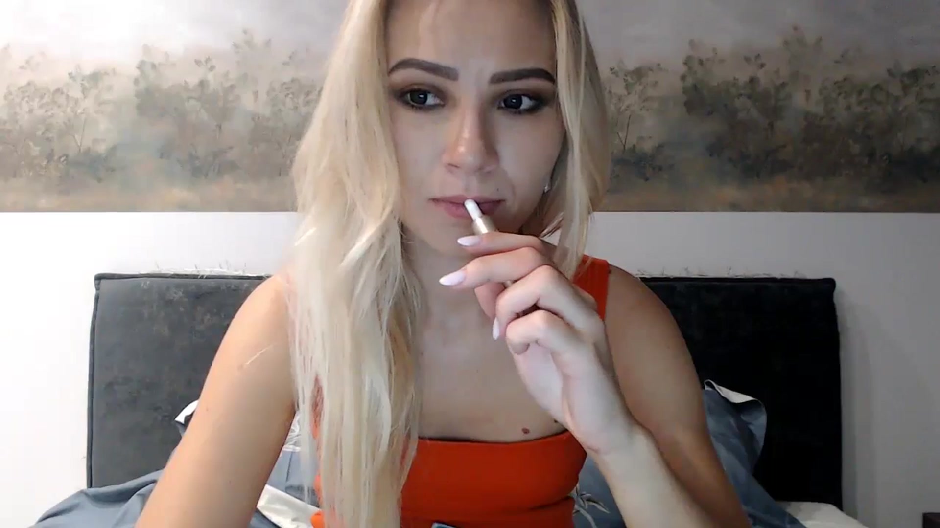 Gallery image thumbnail from fiancee's myfreecams stream on, 06/21/2024, 23:00 image 6 of 20