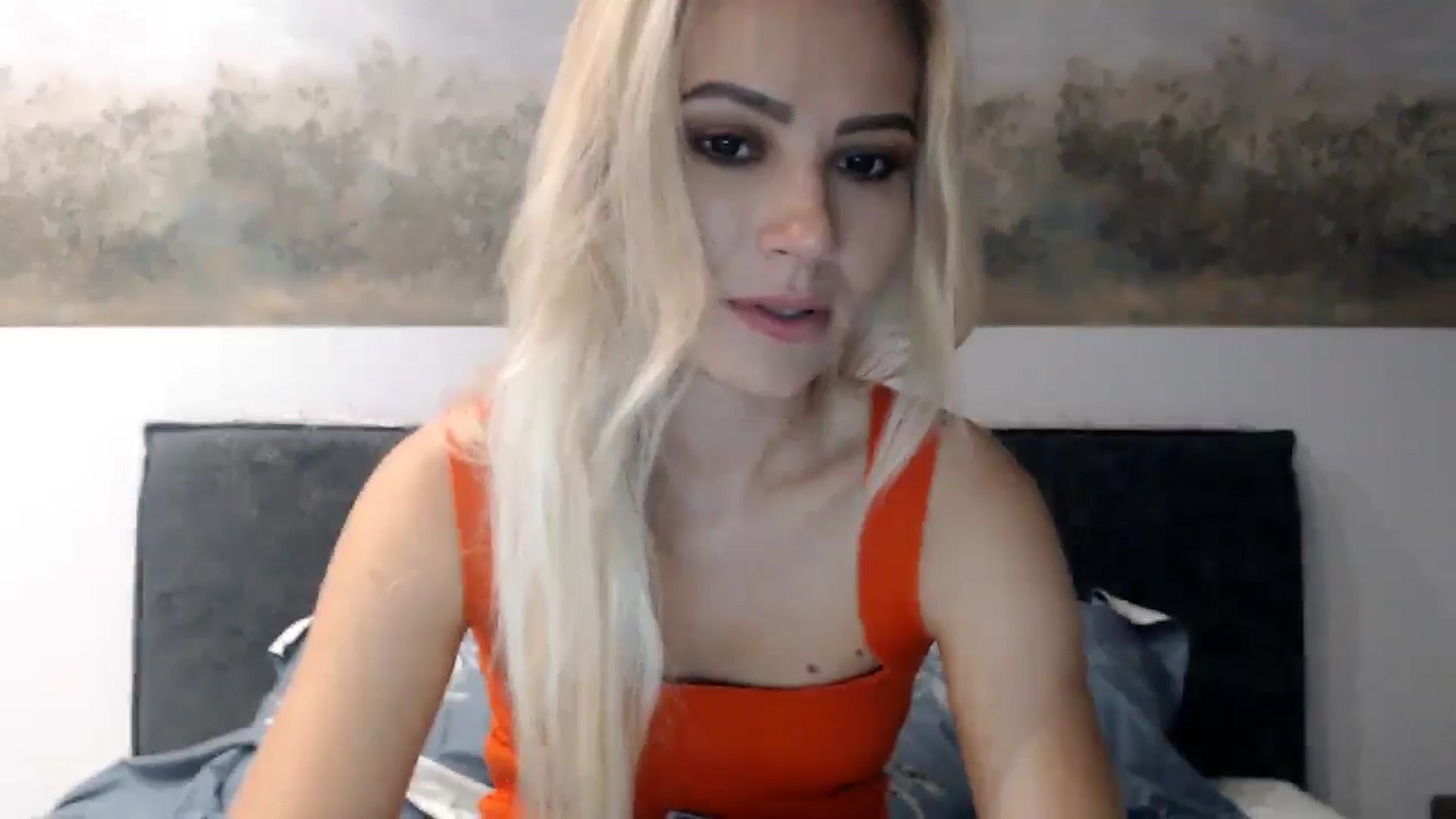 Gallery image thumbnail from fiancee's myfreecams stream on, 06/21/2024, 23:00 image 7 of 20