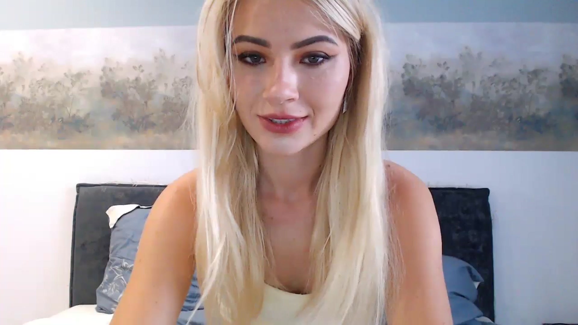Gallery image thumbnail from fiancee's myfreecams stream on, 06/25/2024, 03:32 image 5 of 20