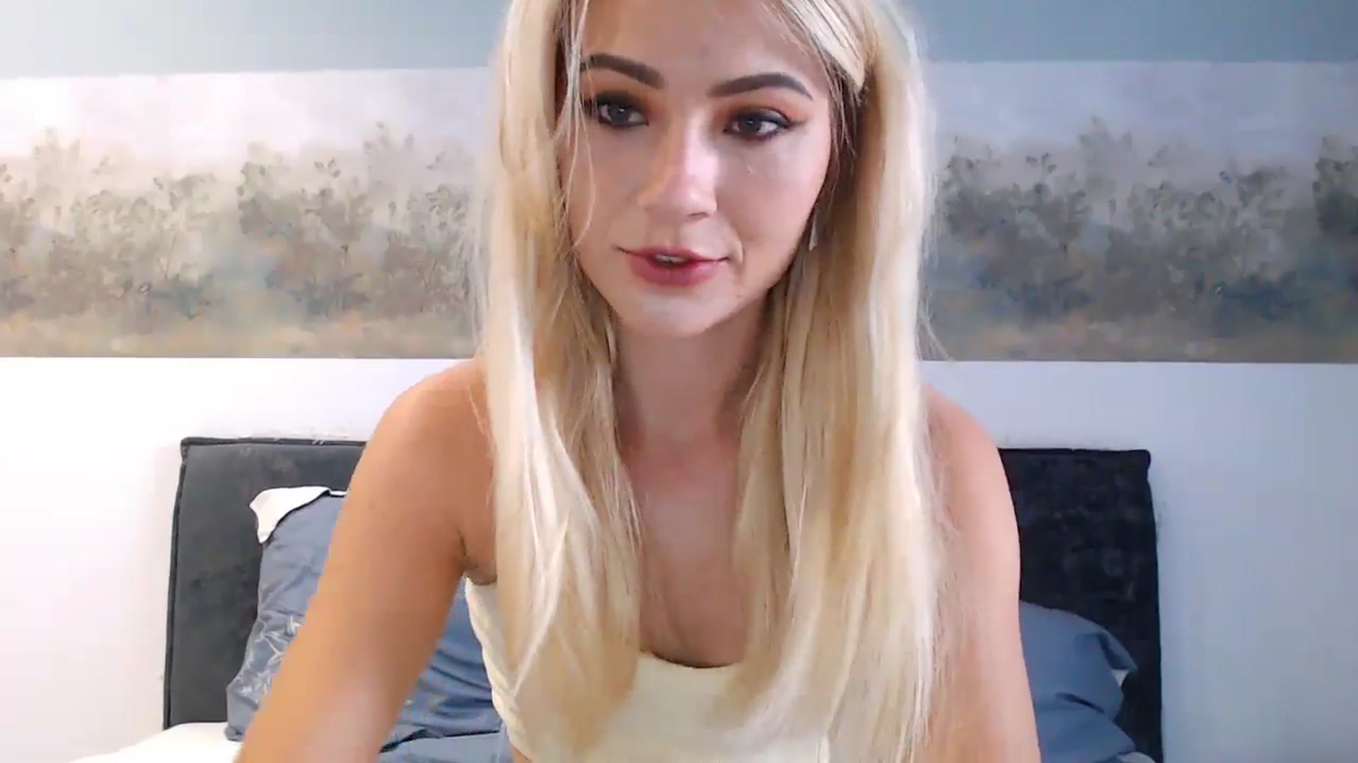 Gallery image thumbnail from fiancee's myfreecams stream on, 06/25/2024, 03:32 image 2 of 20