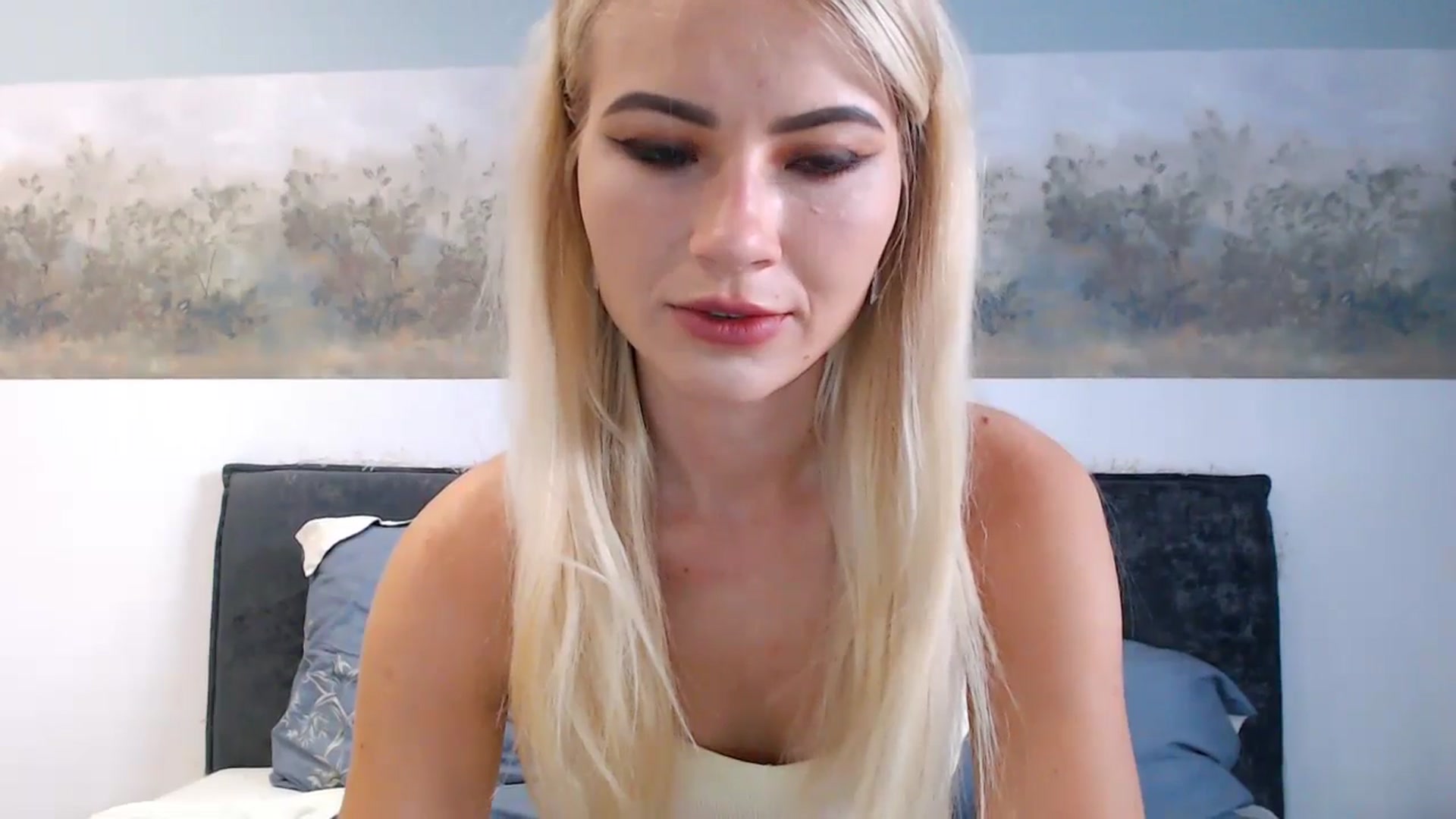 Gallery image thumbnail from fiancee's myfreecams stream on, 06/25/2024, 03:32 image 10 of 20