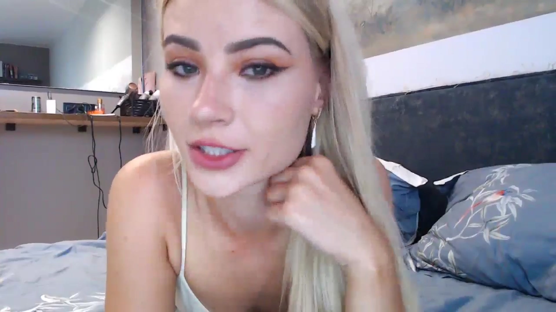 Gallery image thumbnail from fiancee's myfreecams stream on, 06/25/2024, 04:19 image 14 of 20