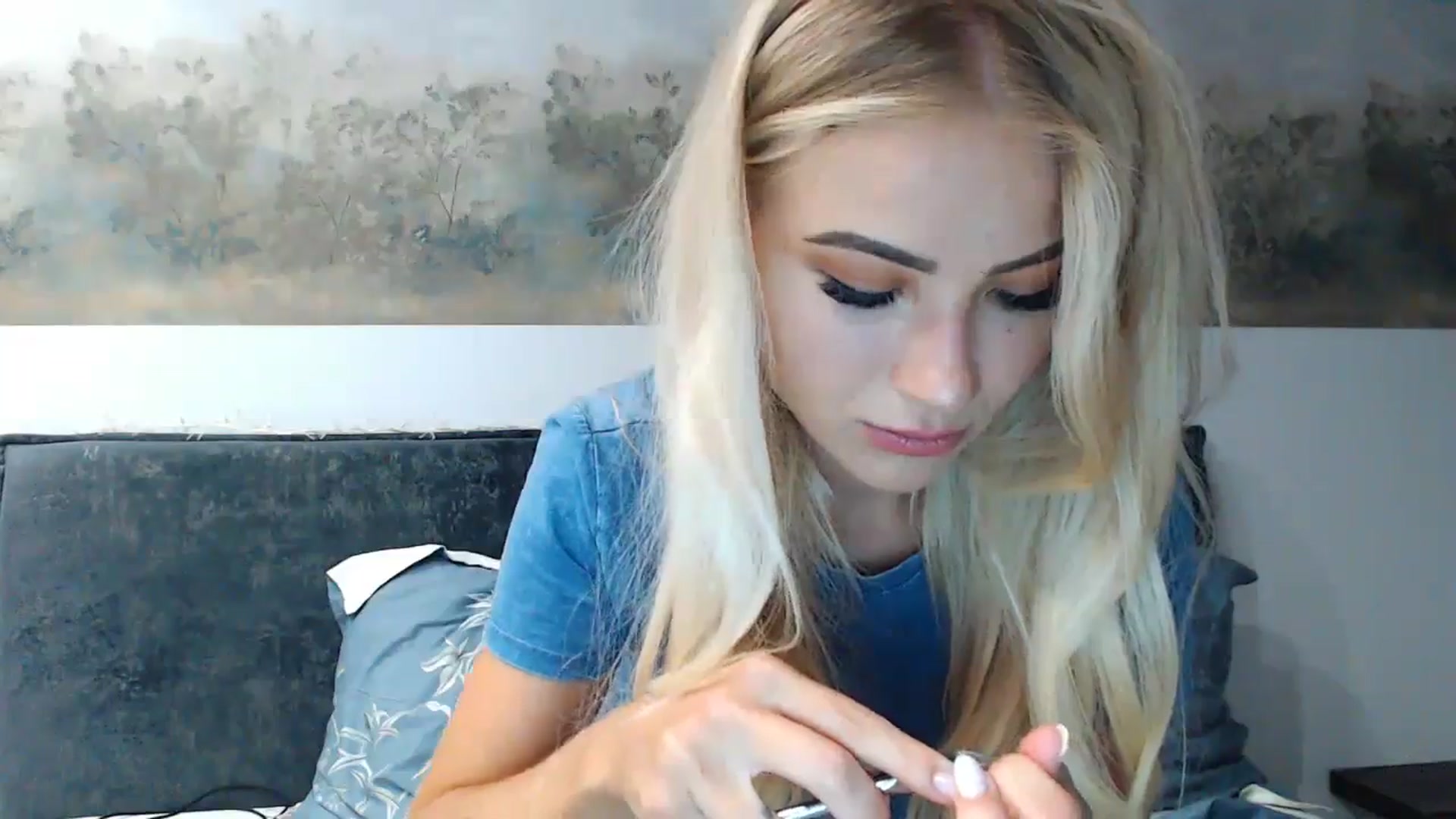 Gallery image thumbnail from fiancee's myfreecams stream on, 06/25/2024, 23:16 image 7 of 20