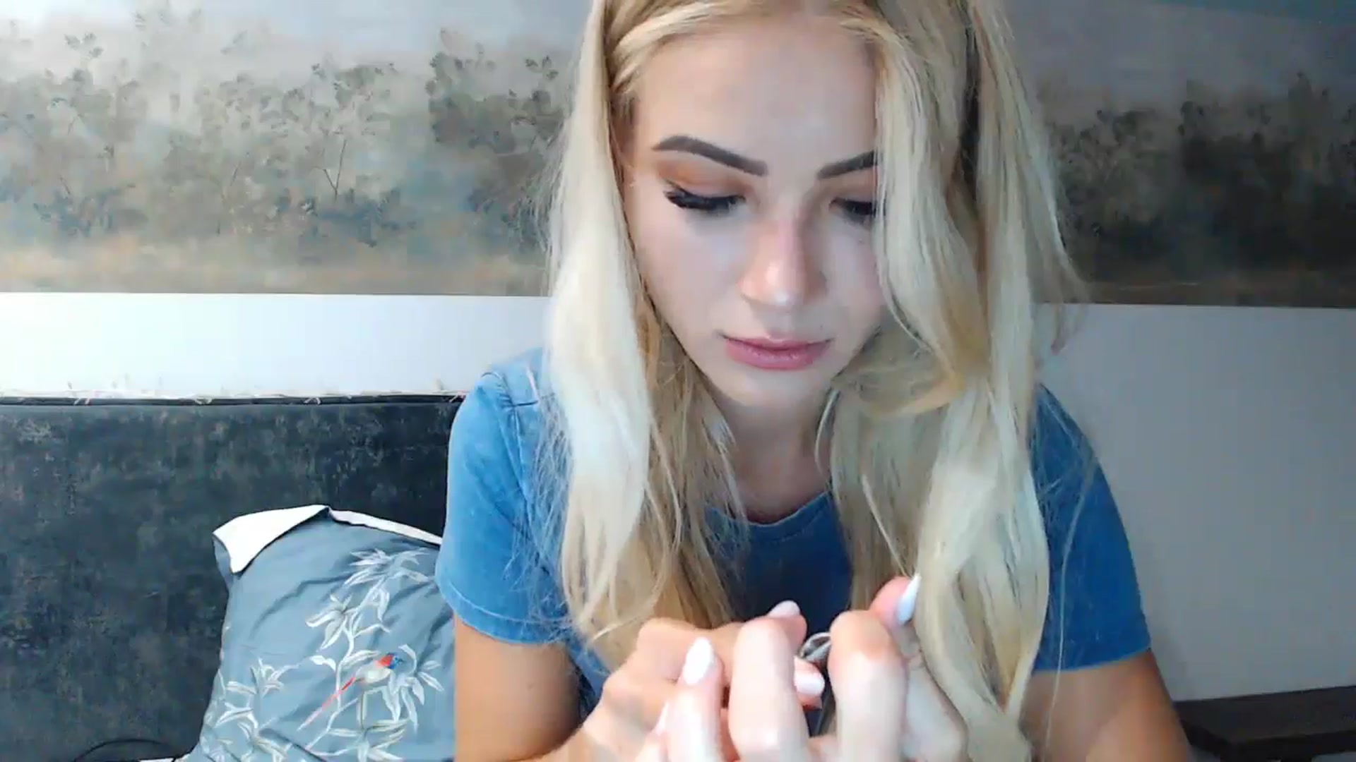 Gallery image thumbnail from fiancee's myfreecams stream on, 06/25/2024, 23:16 image 9 of 20