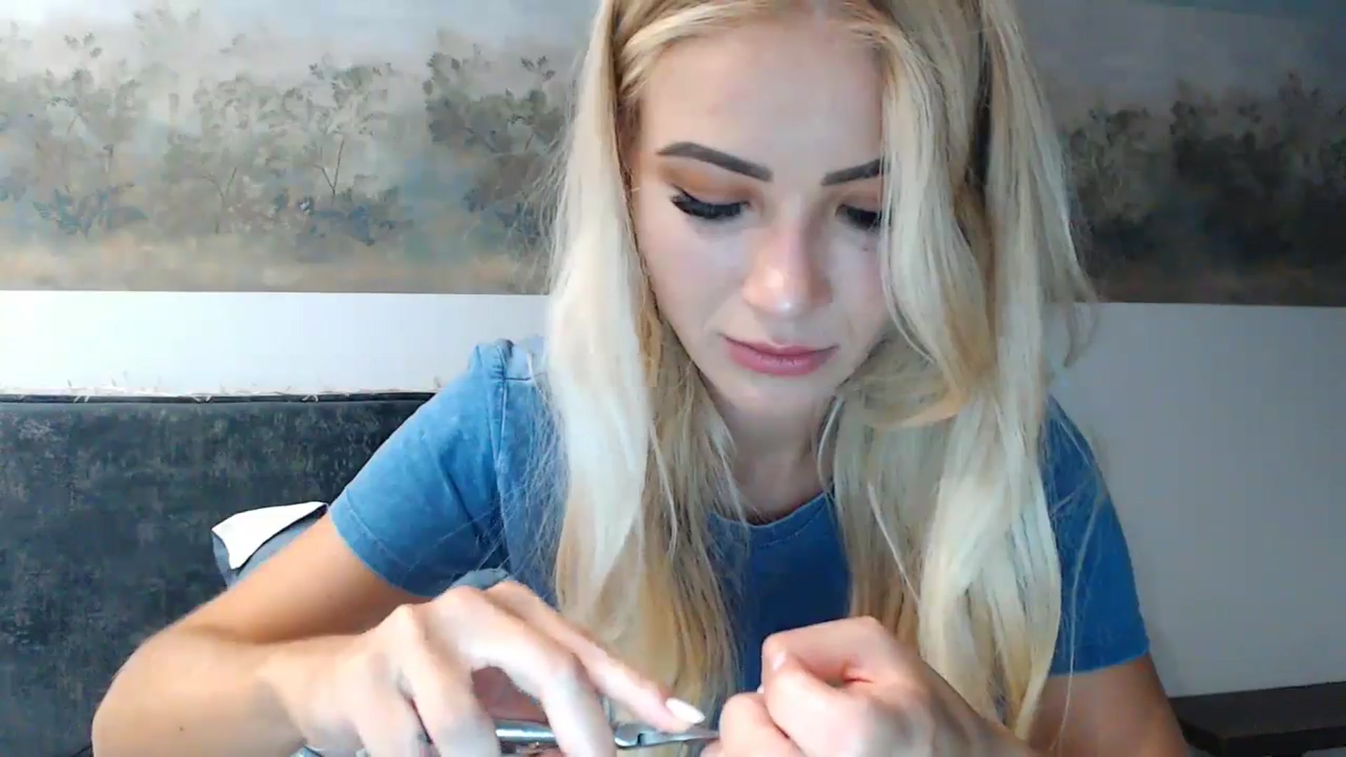 Gallery image thumbnail from fiancee's myfreecams stream on, 06/25/2024, 23:16 image 11 of 20