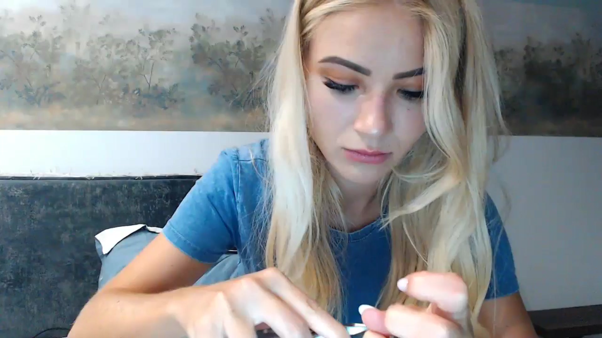 Gallery image thumbnail from fiancee's myfreecams stream on, 06/25/2024, 23:16 image 14 of 20