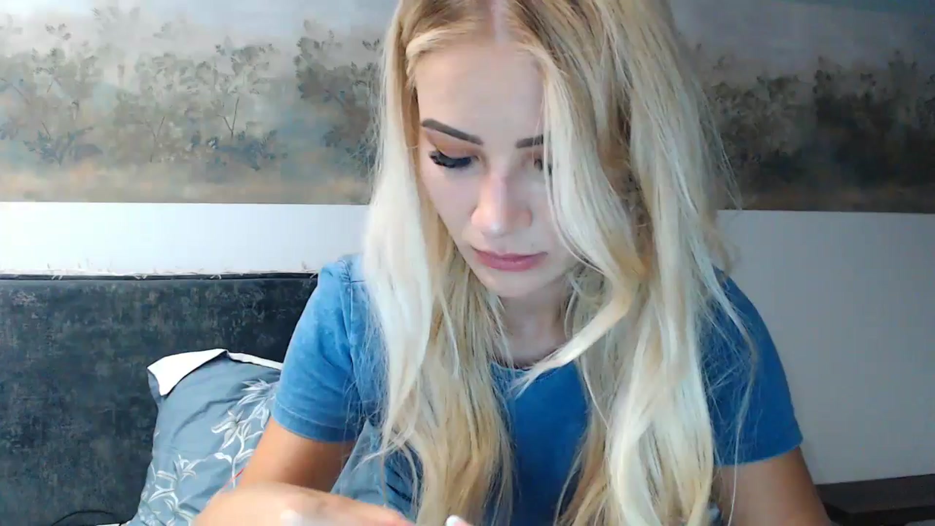 Gallery image thumbnail from fiancee's myfreecams stream on, 06/25/2024, 23:16 image 16 of 20