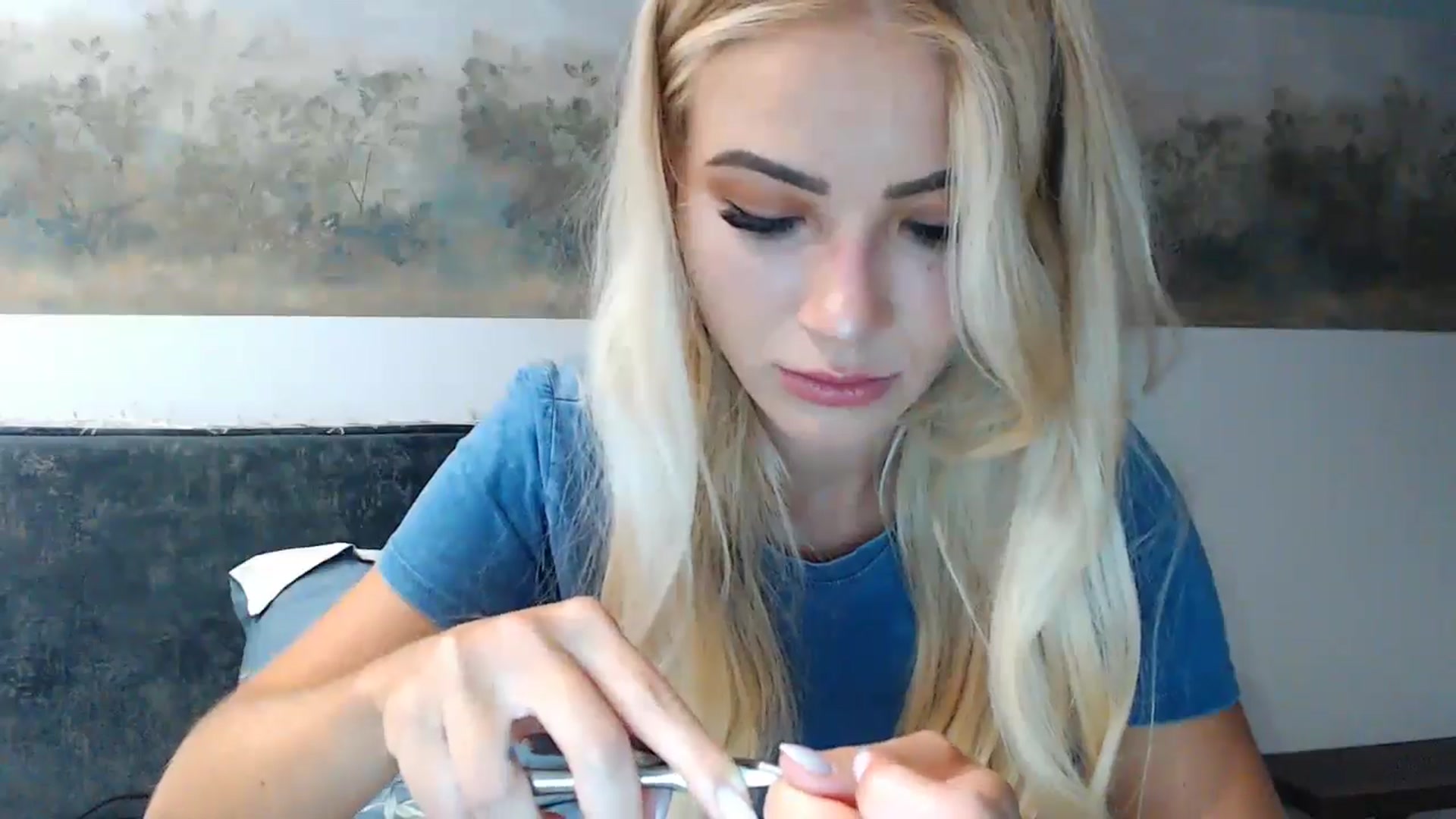 Gallery image thumbnail from fiancee's myfreecams stream on, 06/25/2024, 23:16 image 10 of 20