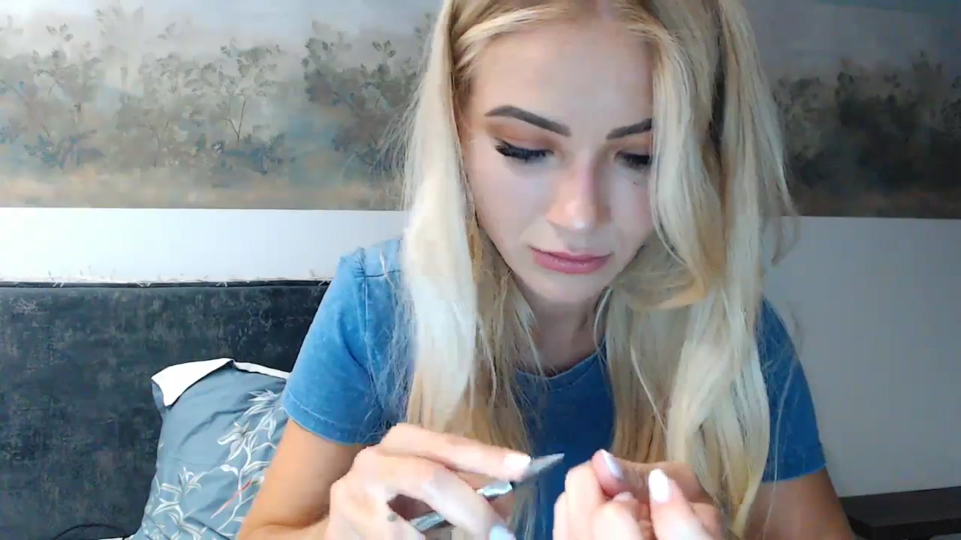 Gallery image thumbnail from fiancee's myfreecams stream on, 06/25/2024, 23:16 image 12 of 20