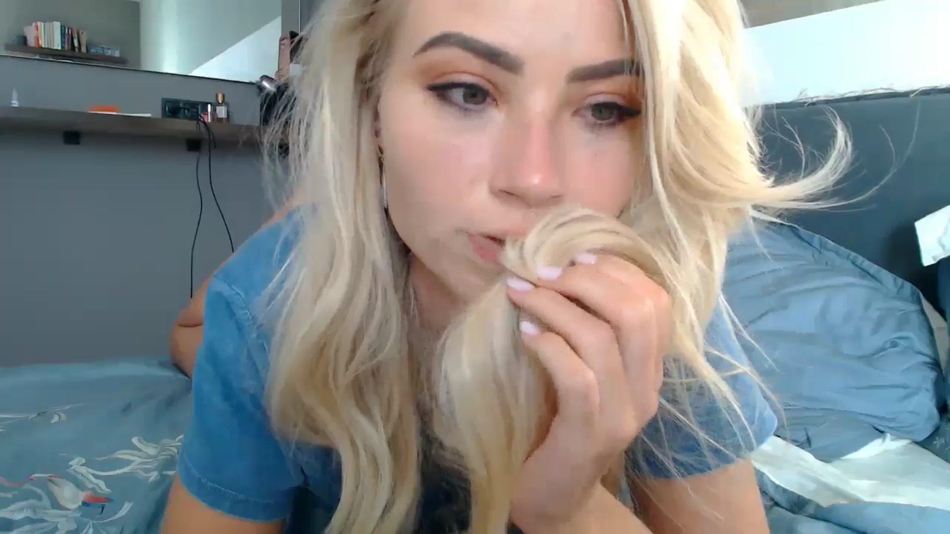 Gallery image thumbnail from fiancee's myfreecams stream on, 06/26/2024, 03:33 image 14 of 20