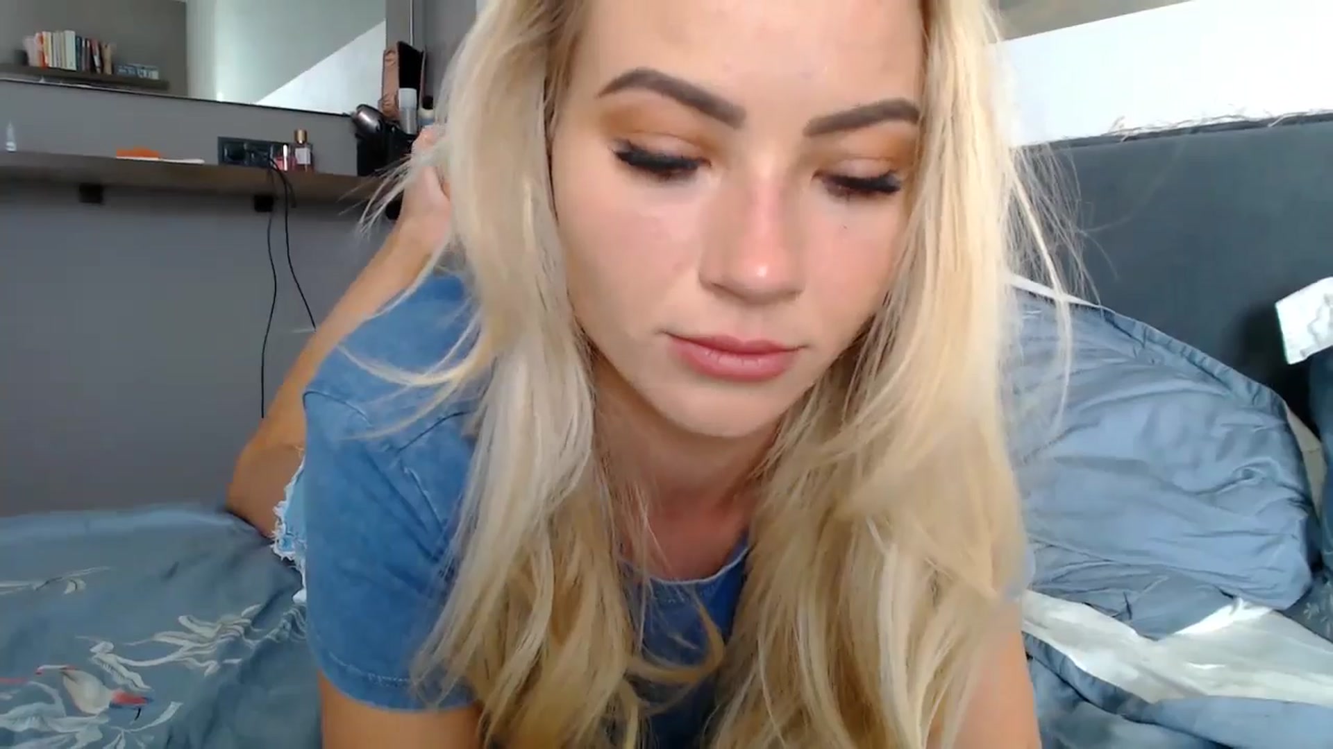 Gallery image thumbnail from fiancee's myfreecams stream on, 06/26/2024, 03:33 image 17 of 20