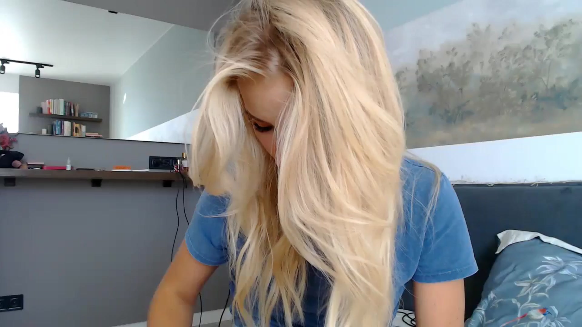 Gallery image thumbnail from fiancee's myfreecams stream on, 06/26/2024, 03:54 image 15 of 20