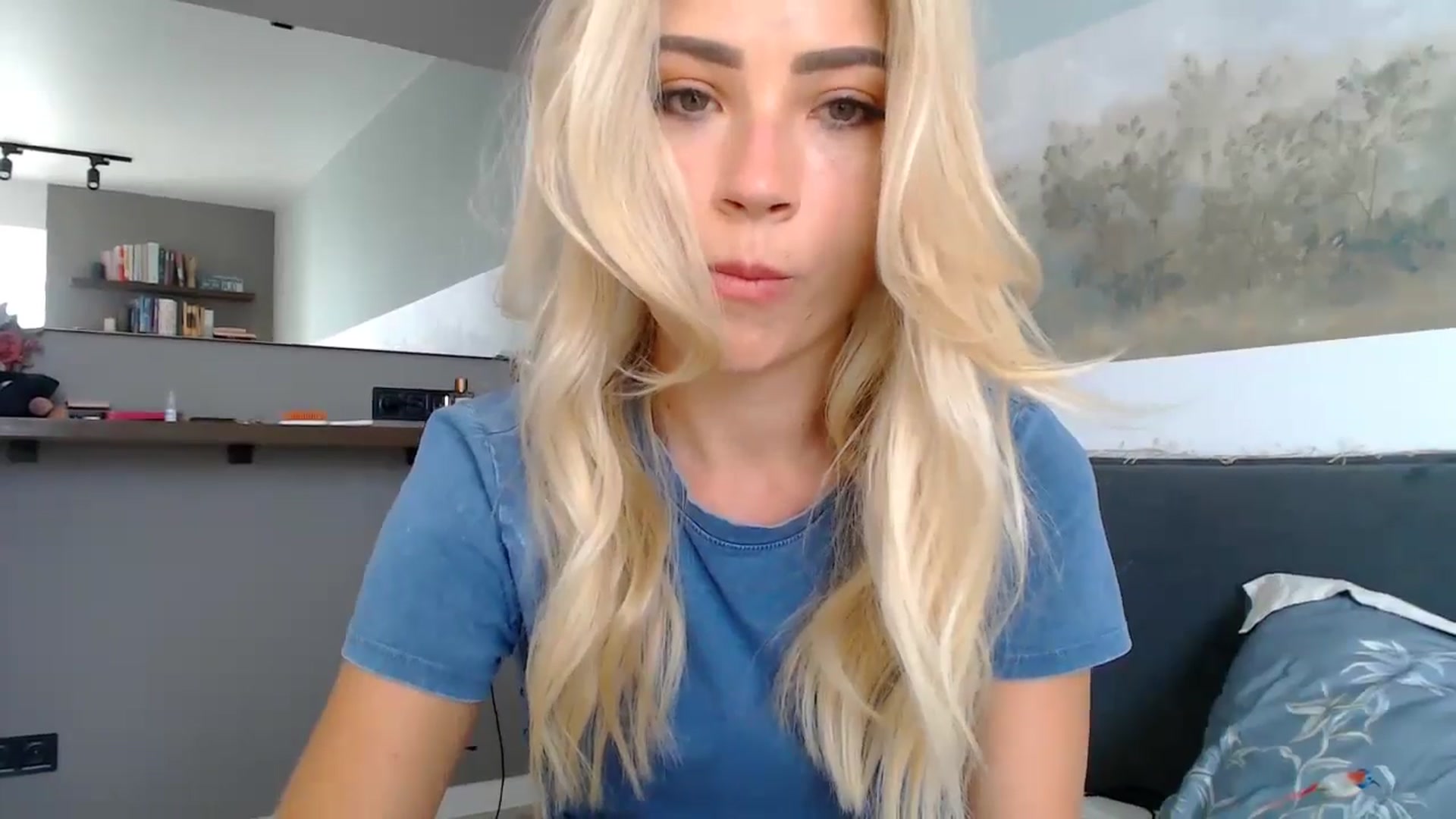 Gallery image thumbnail from fiancee's myfreecams stream on, 06/26/2024, 03:54 image 2 of 20