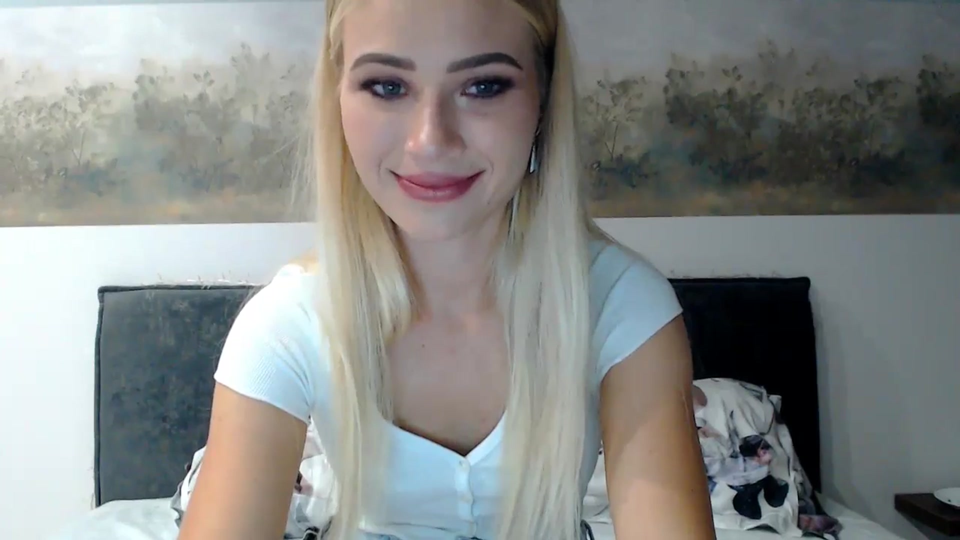 Gallery image thumbnail from fiancee's myfreecams stream on, 06/30/2024, 20:15 image 2 of 20