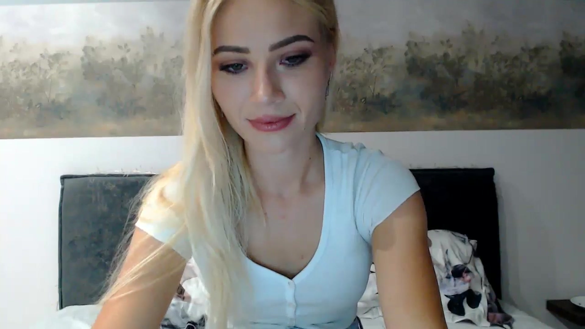 Gallery image thumbnail from fiancee's myfreecams stream on, 06/30/2024, 20:15 image 8 of 20