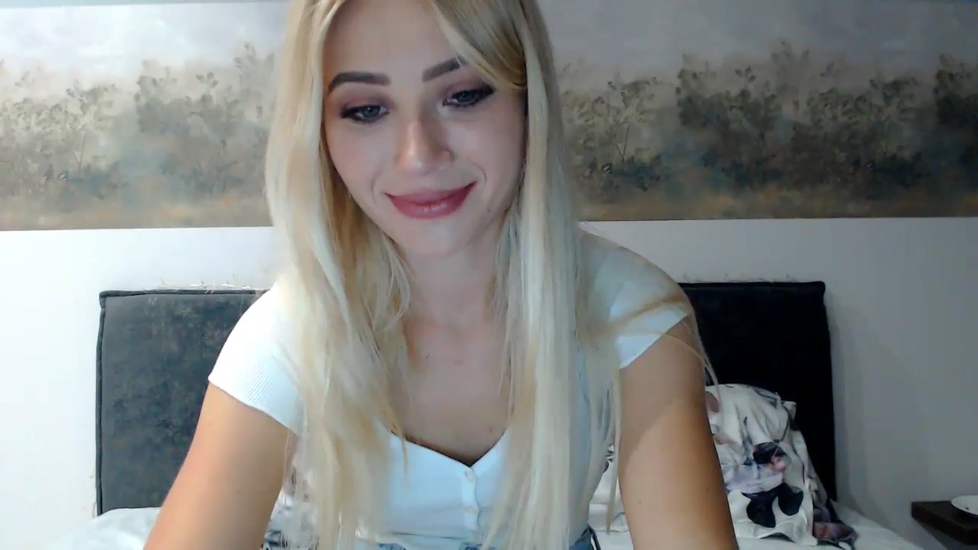 Gallery image thumbnail from fiancee's myfreecams stream on, 06/30/2024, 20:15 image 3 of 20