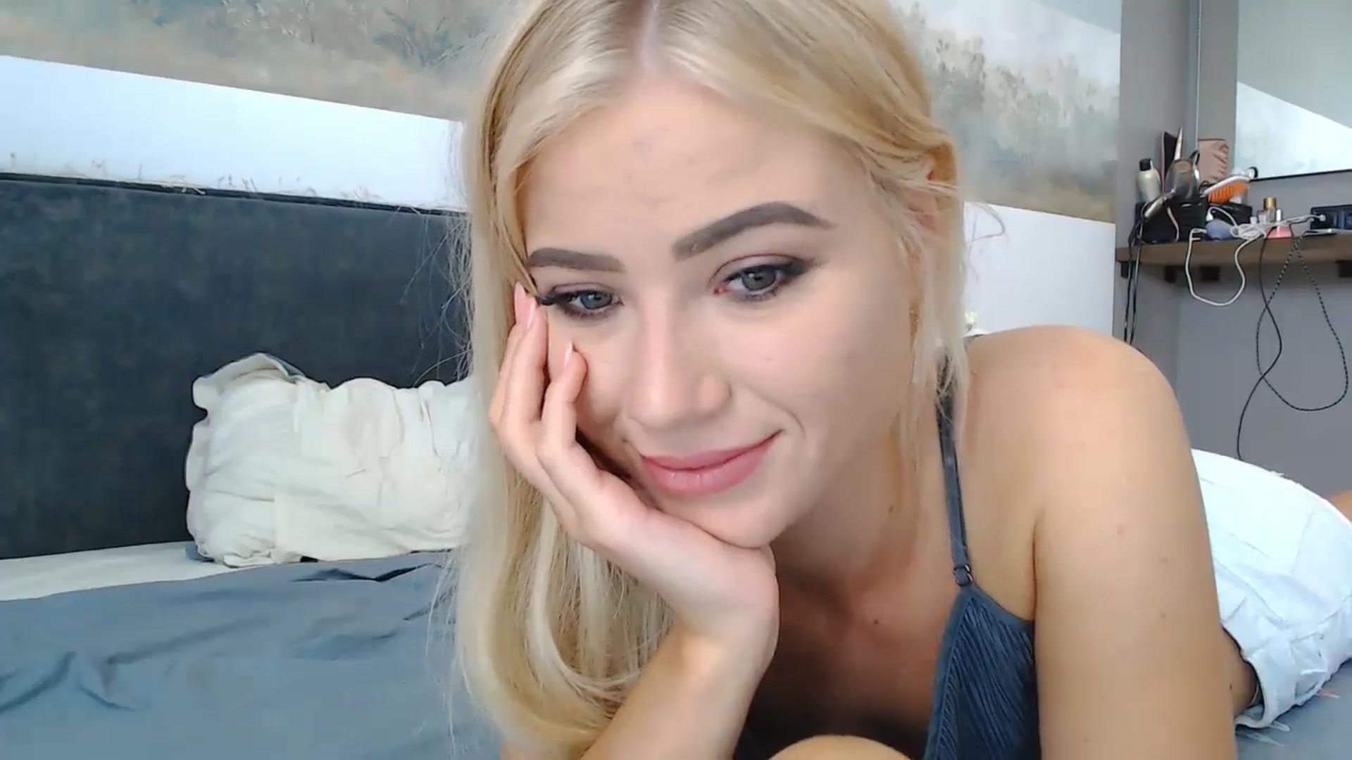 Gallery image thumbnail from fiancee's myfreecams stream on, 07/23/2024, 05:29 image 12 of 20