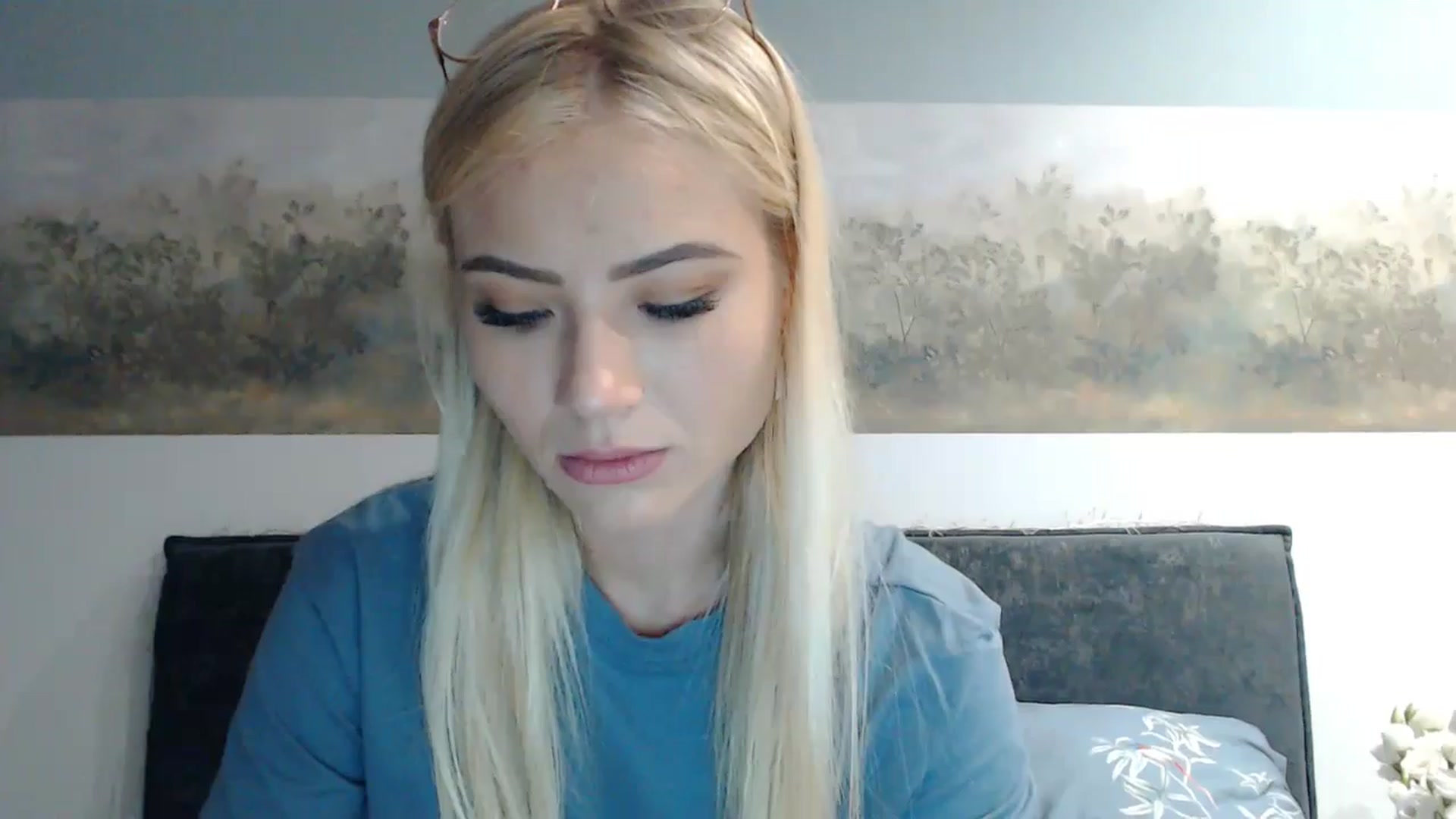 Gallery image thumbnail from fiancee's myfreecams stream on, 07/24/2024, 19:32 image 4 of 20
