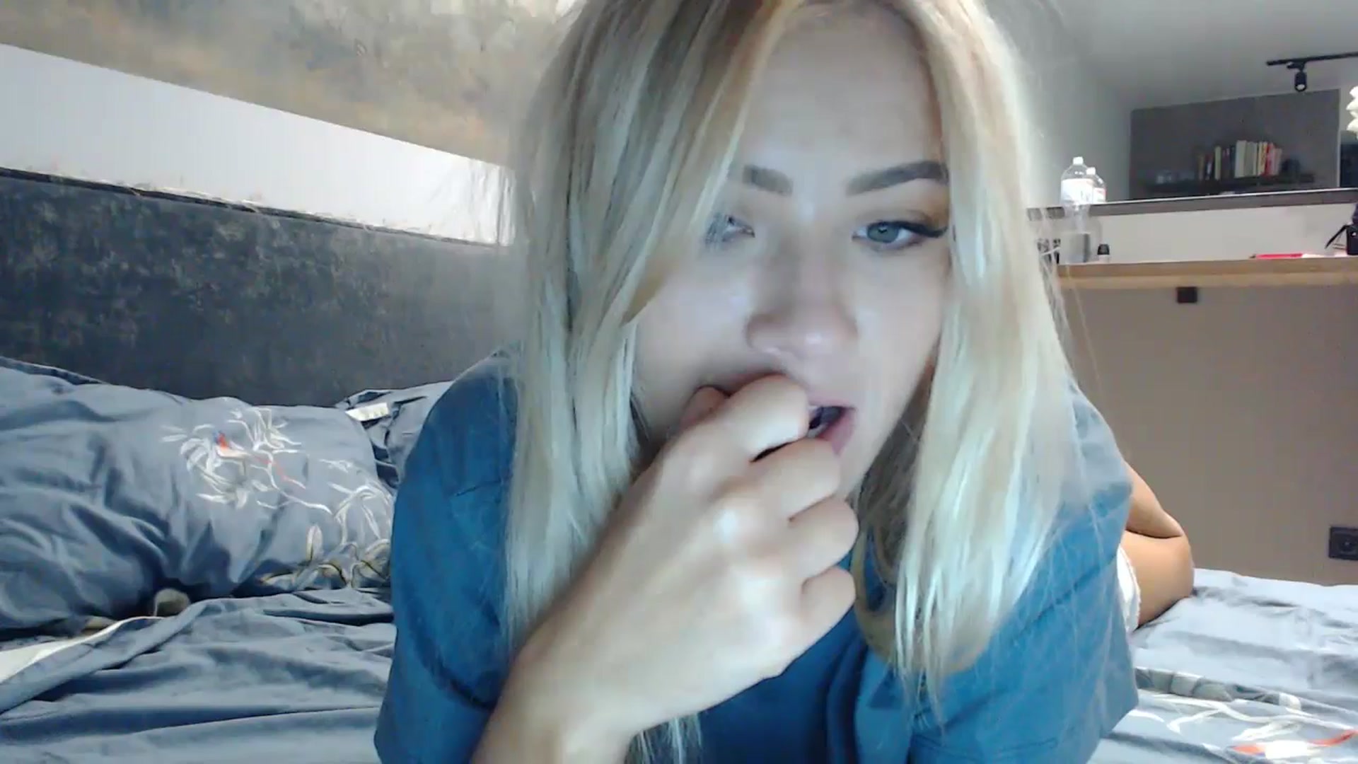 Gallery image thumbnail from fiancee's myfreecams stream on, 07/24/2024, 19:32 image 14 of 20