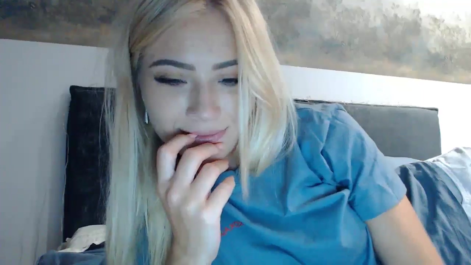 Gallery image thumbnail from fiancee's myfreecams stream on, 07/24/2024, 19:32 image 13 of 20