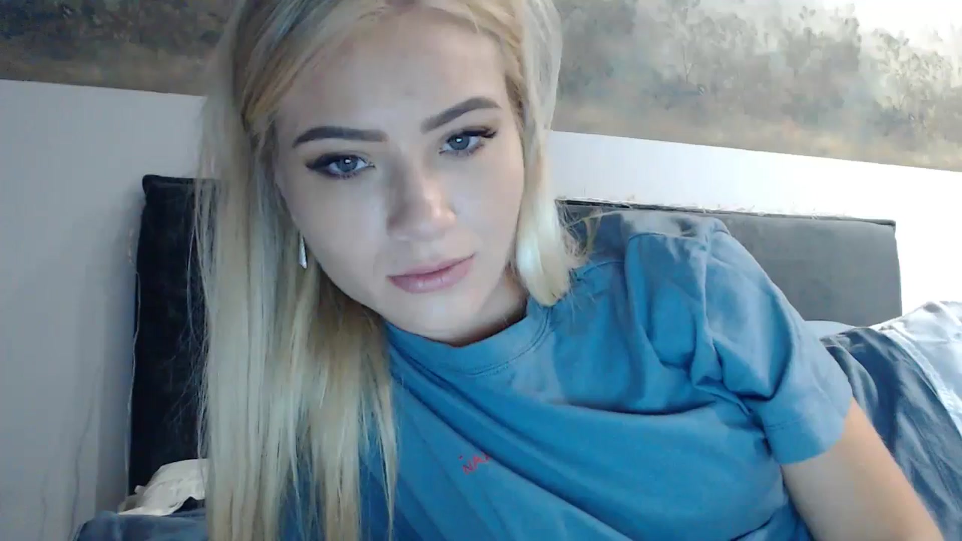 Gallery image thumbnail from fiancee's myfreecams stream on, 07/24/2024, 19:32 image 11 of 20