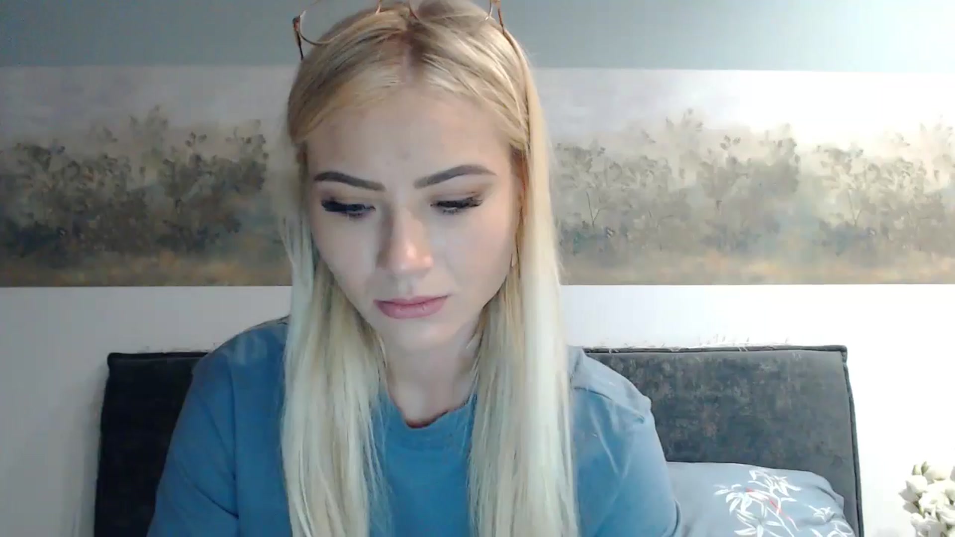 Gallery image thumbnail from fiancee's myfreecams stream on, 07/24/2024, 19:32 image 5 of 20