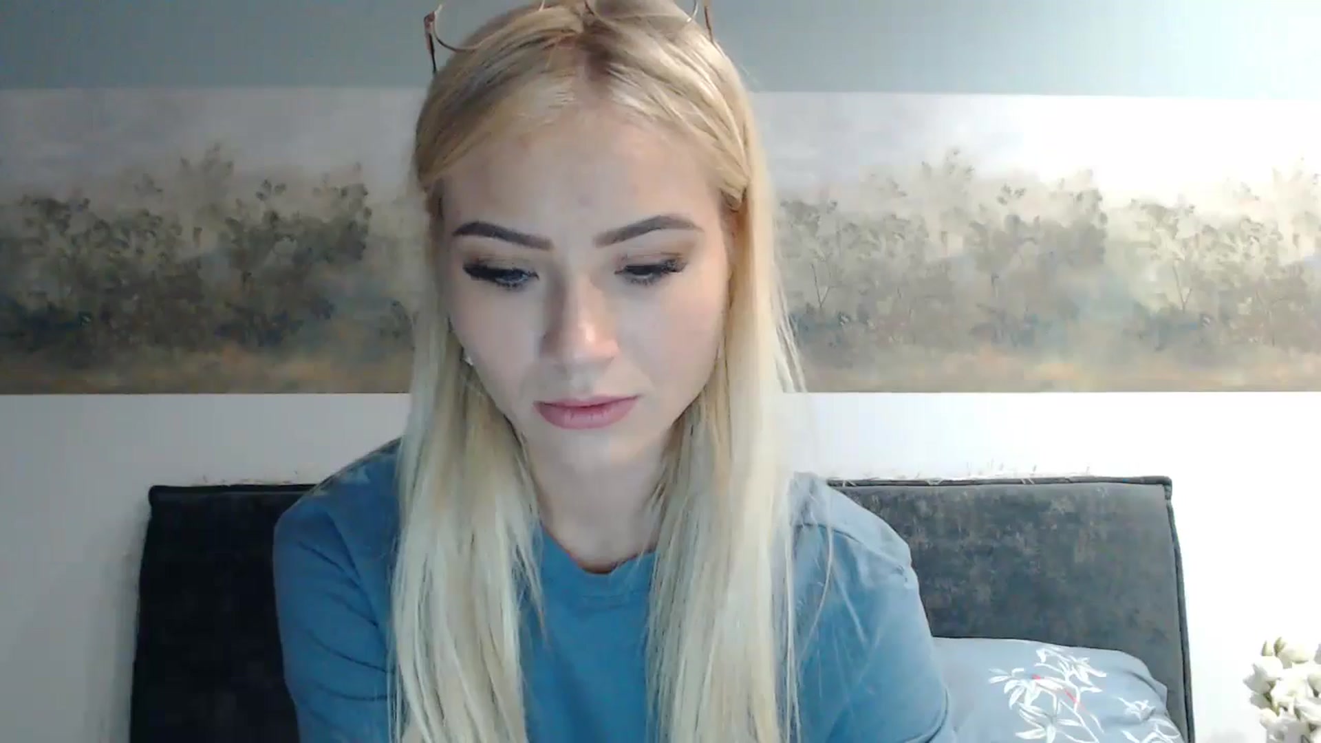 Gallery image thumbnail from fiancee's myfreecams stream on, 07/24/2024, 19:32 image 3 of 20
