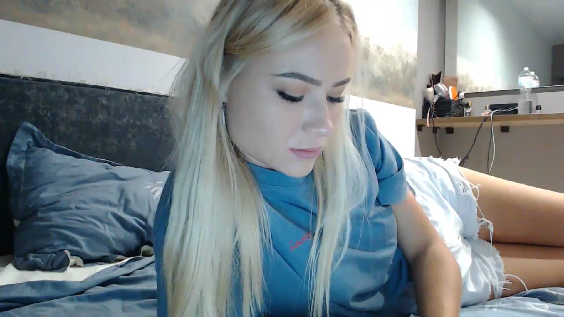 Gallery image thumbnail from fiancee's myfreecams stream on, 07/24/2024, 19:32 image 17 of 20