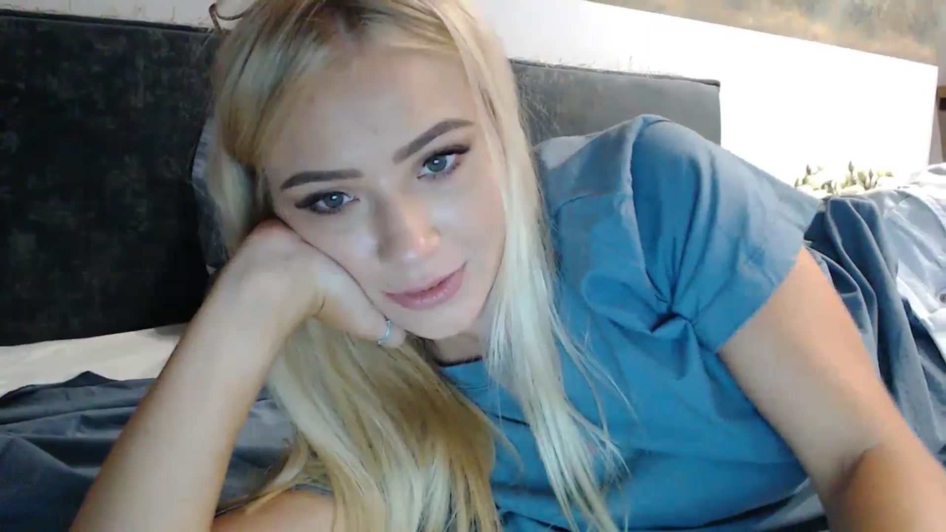 Gallery image thumbnail from fiancee's myfreecams stream on, 07/24/2024, 19:32 image 18 of 20