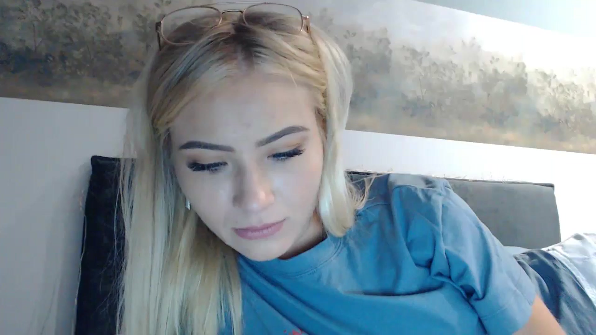 Gallery image thumbnail from fiancee's myfreecams stream on, 07/24/2024, 19:32 image 10 of 20