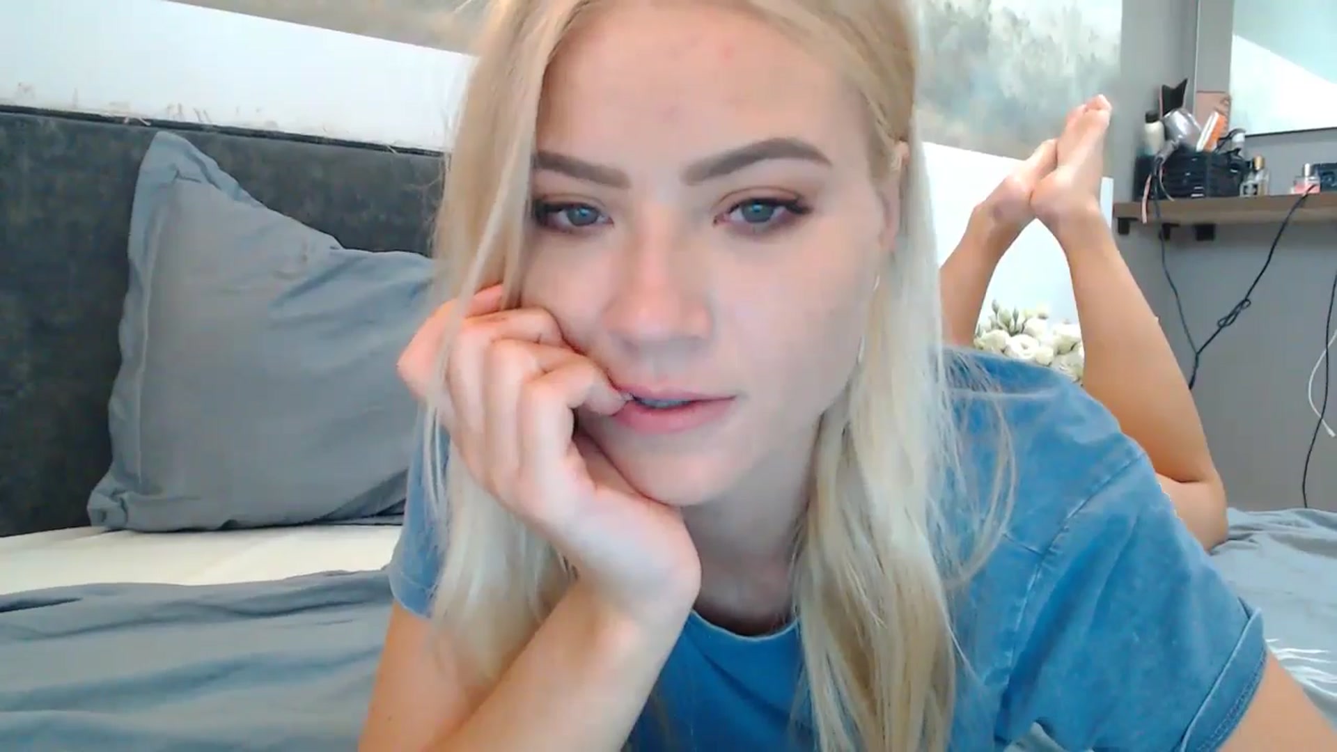 Gallery image thumbnail from fiancee's myfreecams stream on, 07/25/2024, 02:37 image 16 of 20