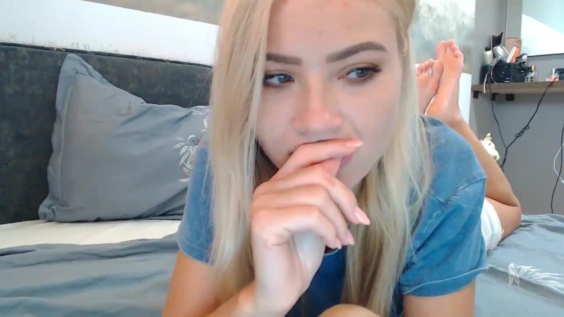 Gallery image thumbnail from fiancee's myfreecams stream on, 07/25/2024, 02:37 image 13 of 20