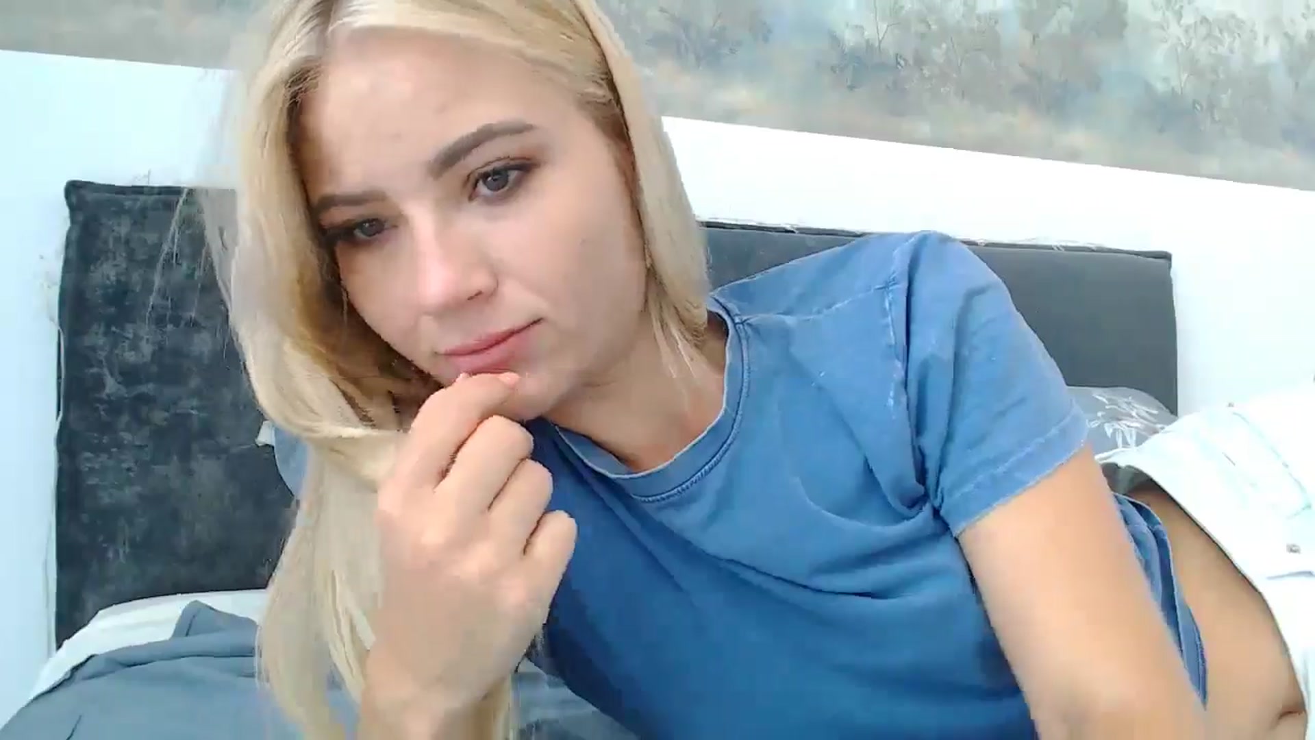 Gallery image thumbnail from fiancee's myfreecams stream on, 07/25/2024, 05:05 image 4 of 20