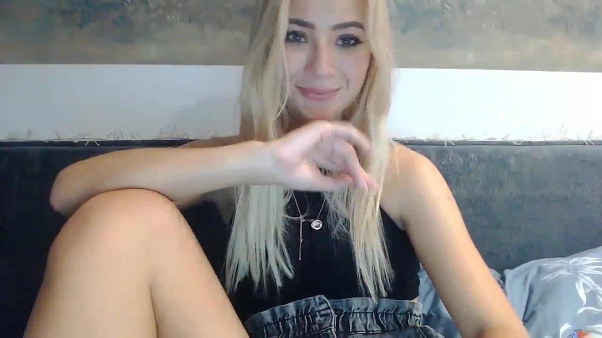 Gallery image thumbnail from fiancee's myfreecams stream on, 07/25/2024, 23:52 image 7 of 20