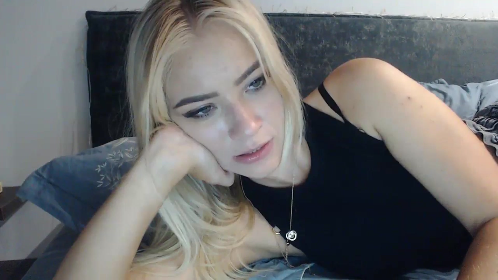 Gallery image thumbnail from fiancee's myfreecams stream on, 07/25/2024, 23:52 image 16 of 20