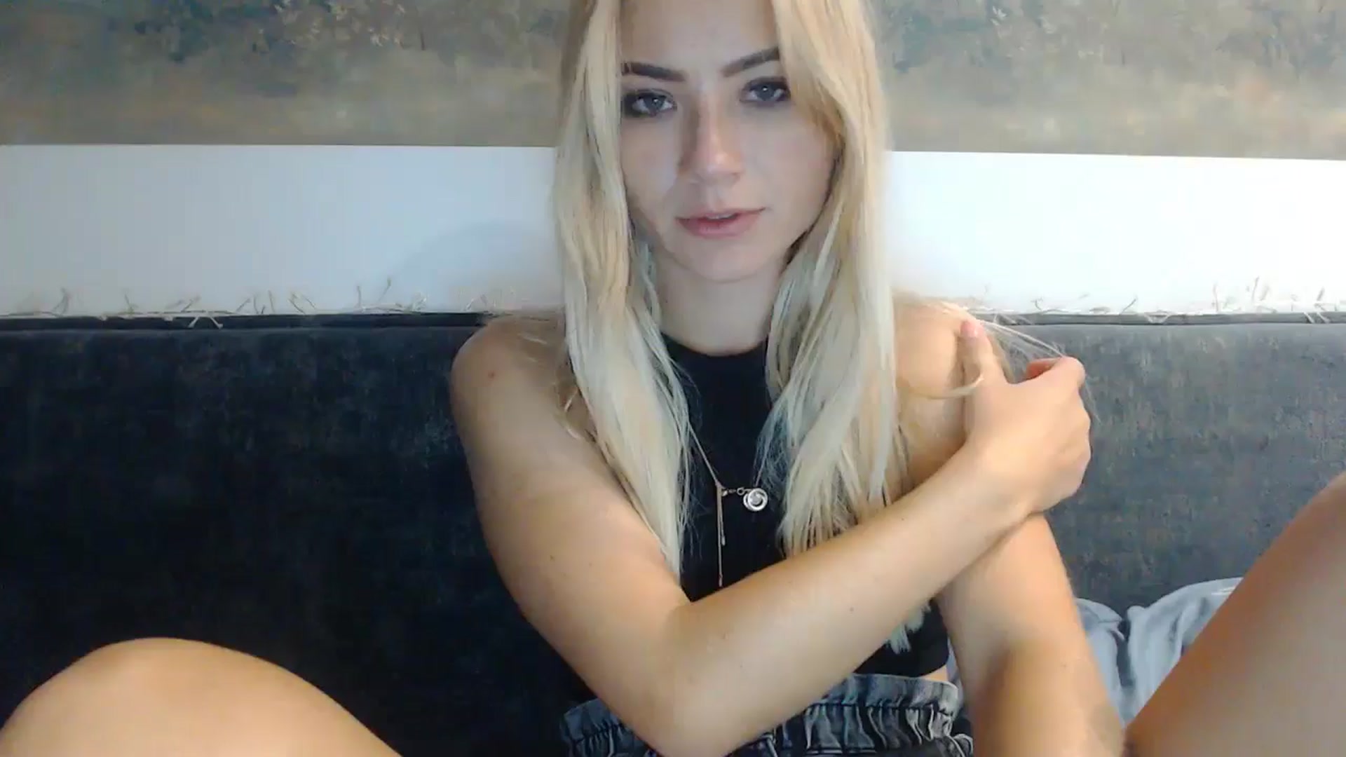 Gallery image thumbnail from fiancee's myfreecams stream on, 07/25/2024, 23:52 image 1 of 20
