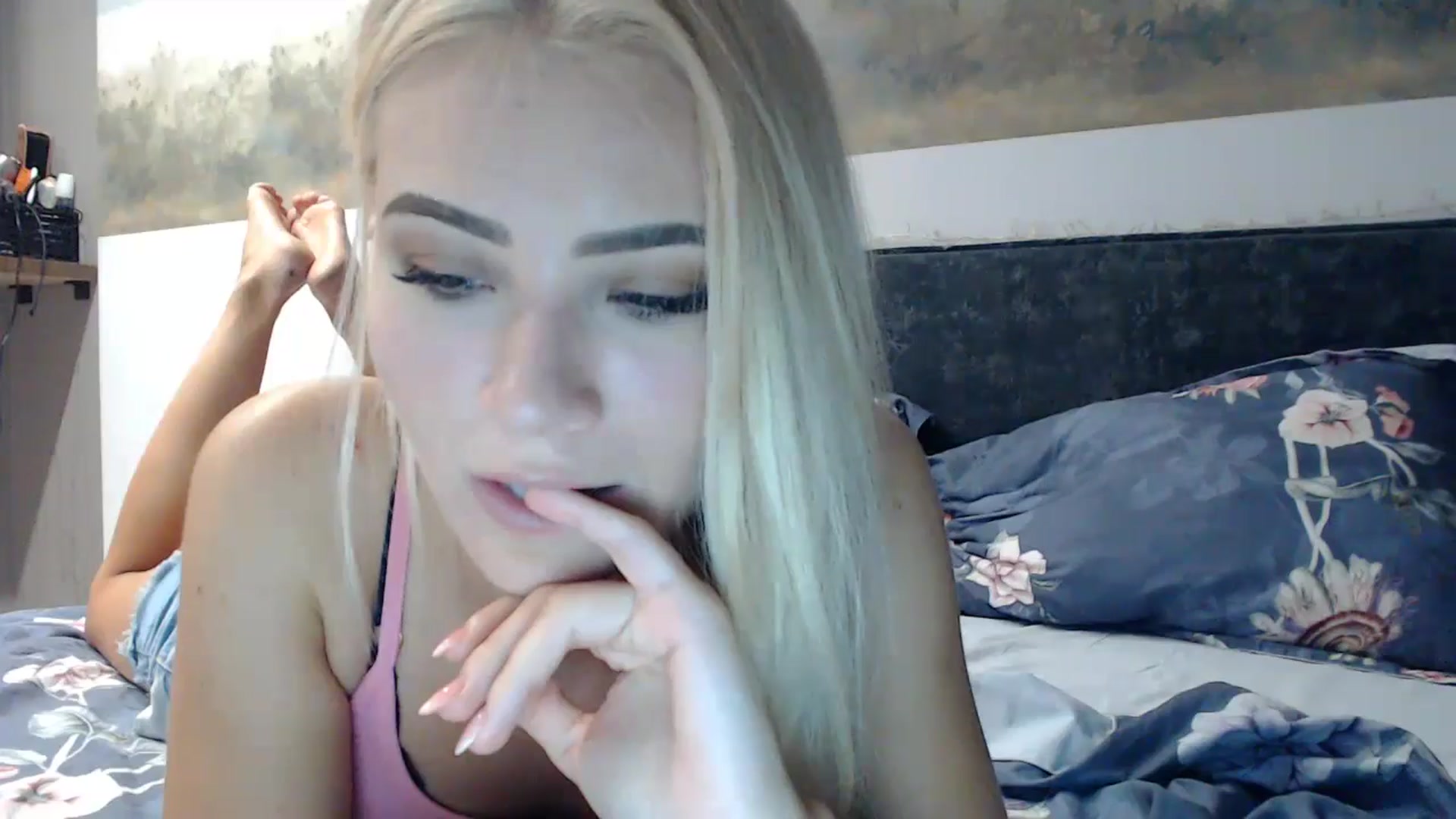 Gallery image thumbnail from fiancee's myfreecams stream on, 08/02/2024, 02:26 image 5 of 20