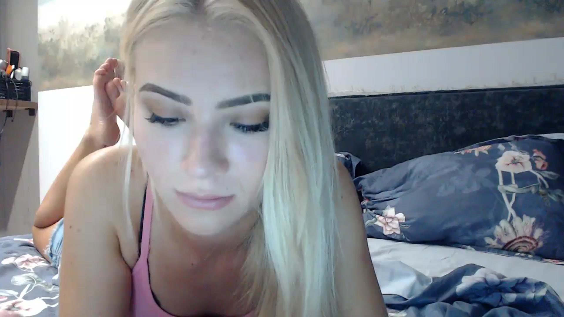 Gallery image thumbnail from fiancee's myfreecams stream on, 08/02/2024, 02:26 image 15 of 20