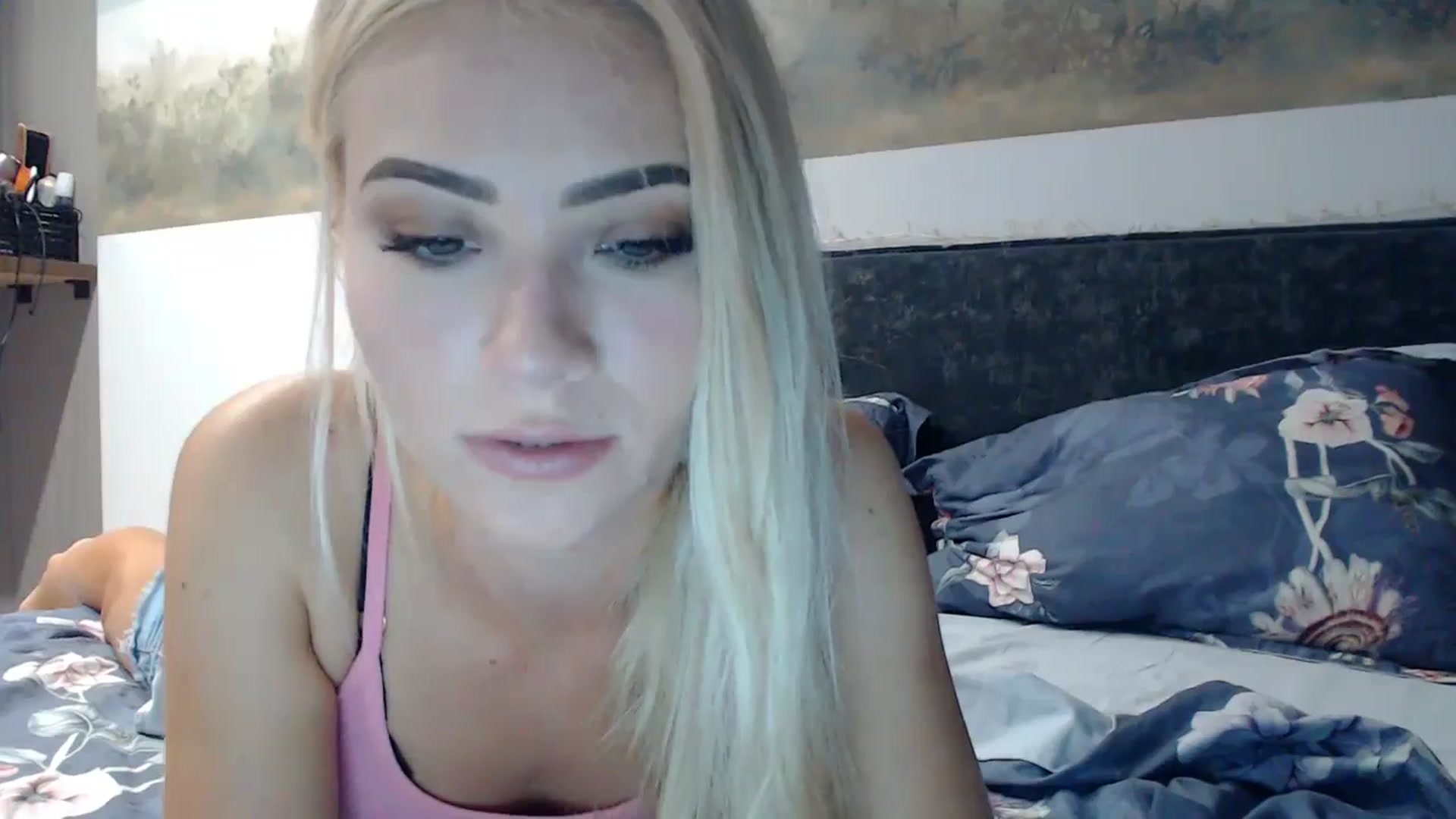 Gallery image thumbnail from fiancee's myfreecams stream on, 08/02/2024, 02:26 image 17 of 20