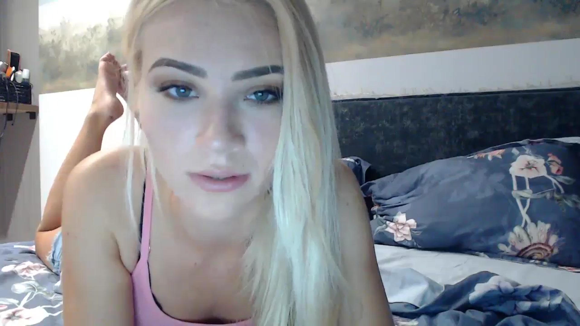 Gallery image thumbnail from fiancee's myfreecams stream on, 08/02/2024, 02:26 image 10 of 20