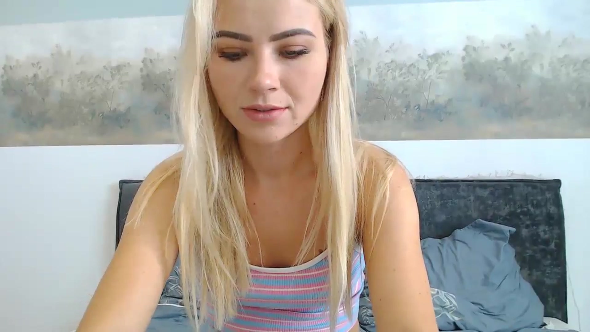 Gallery image thumbnail from fiancee's myfreecams stream on, 08/14/2024, 04:37 image 11 of 20