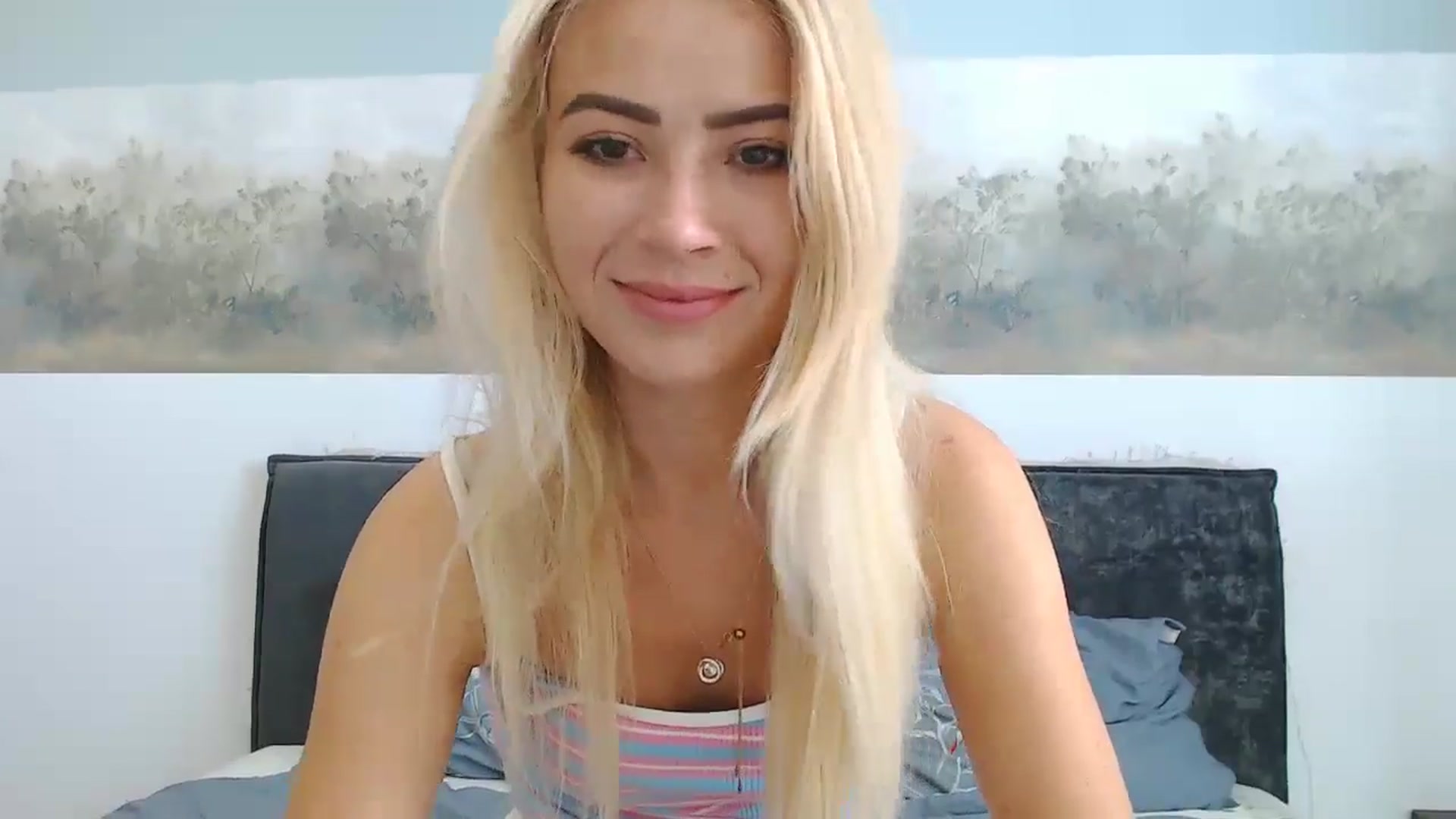 Gallery image thumbnail from fiancee's myfreecams stream on, 08/15/2024, 04:37 image 7 of 20