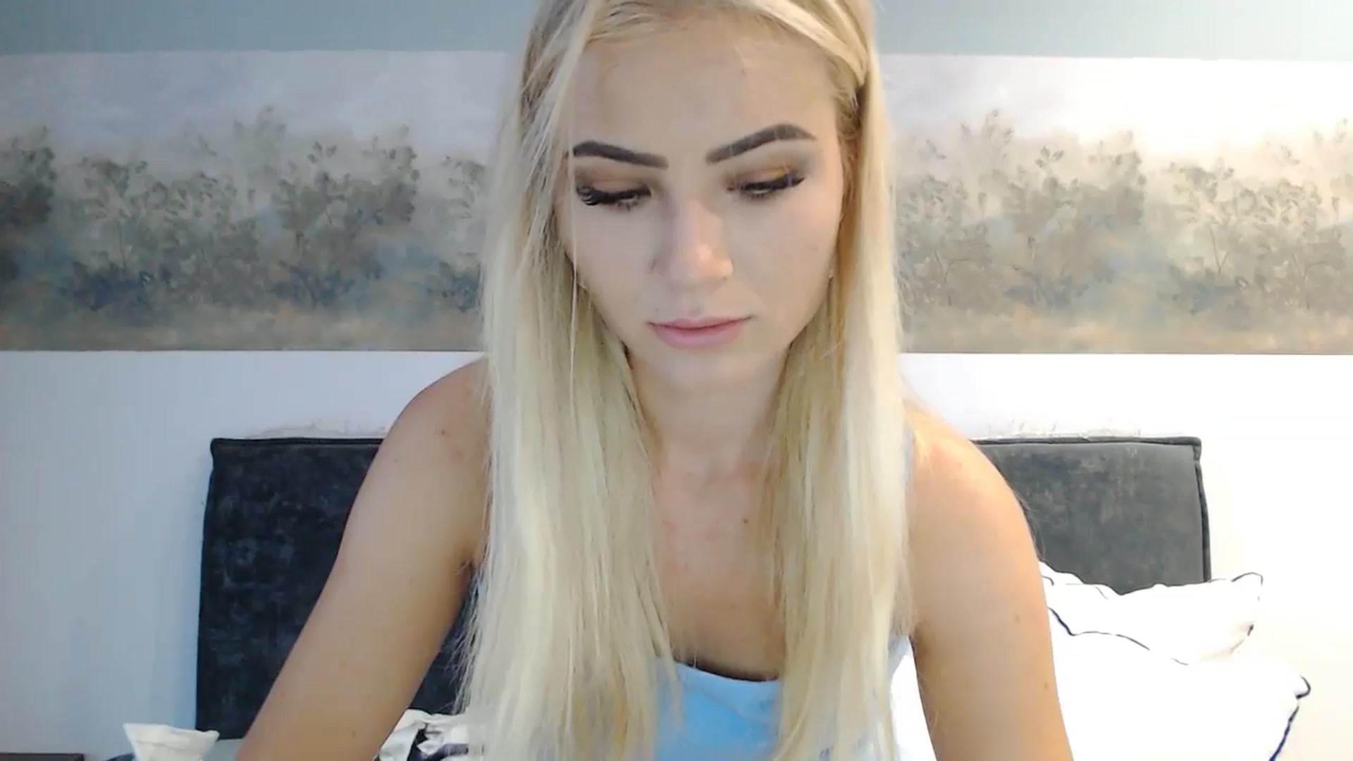 Gallery image thumbnail from fiancee's myfreecams stream on, 08/23/2024, 04:12 image 8 of 20